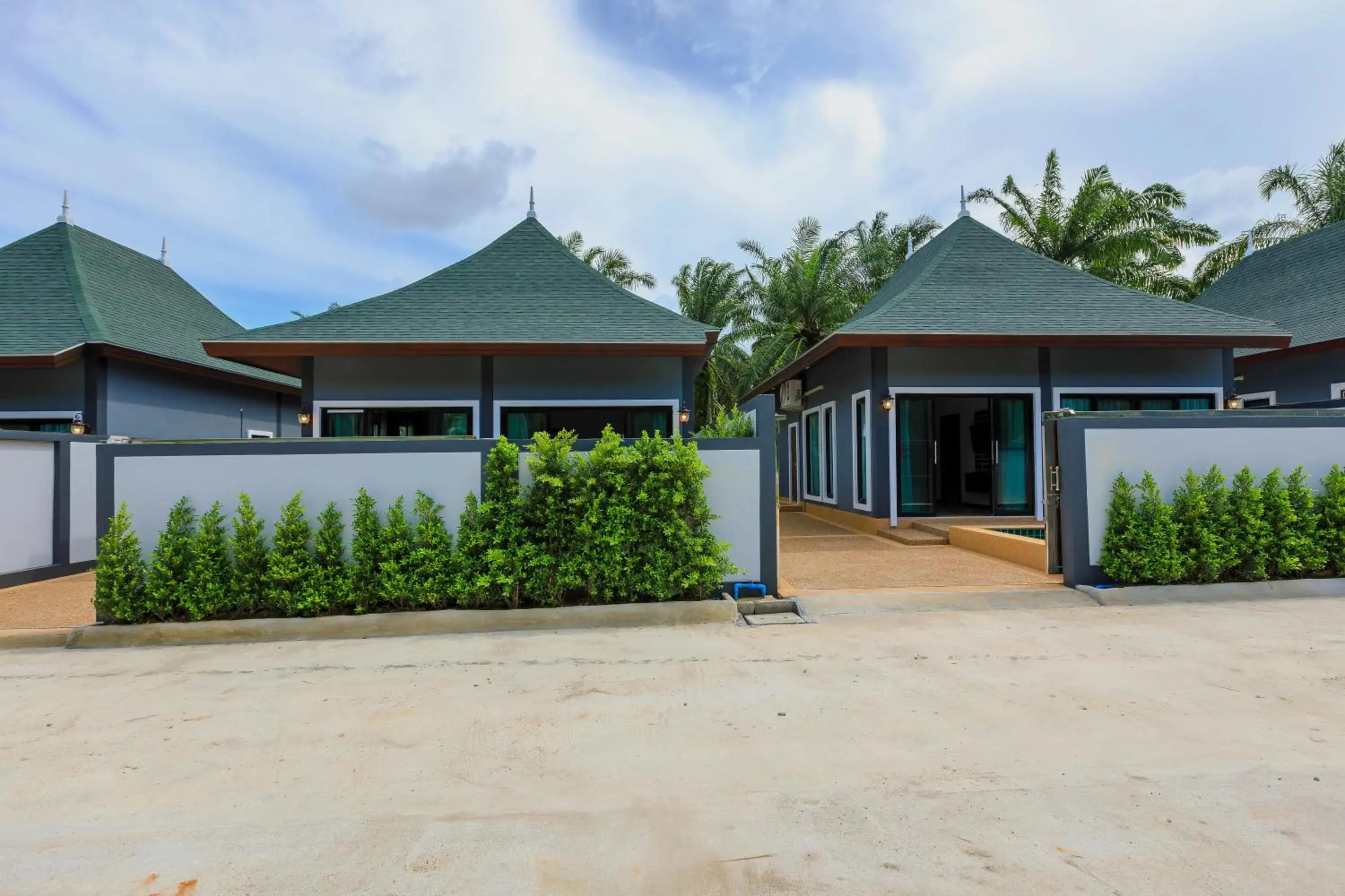 Property building in Aonang Oscar Pool Villas - Free Shuttle to Aonang Beach -shared pool - private pool Property building in Aonang Oscar Pool Villas - Free Shuttle to Aonang Beach -shared pool - private pool