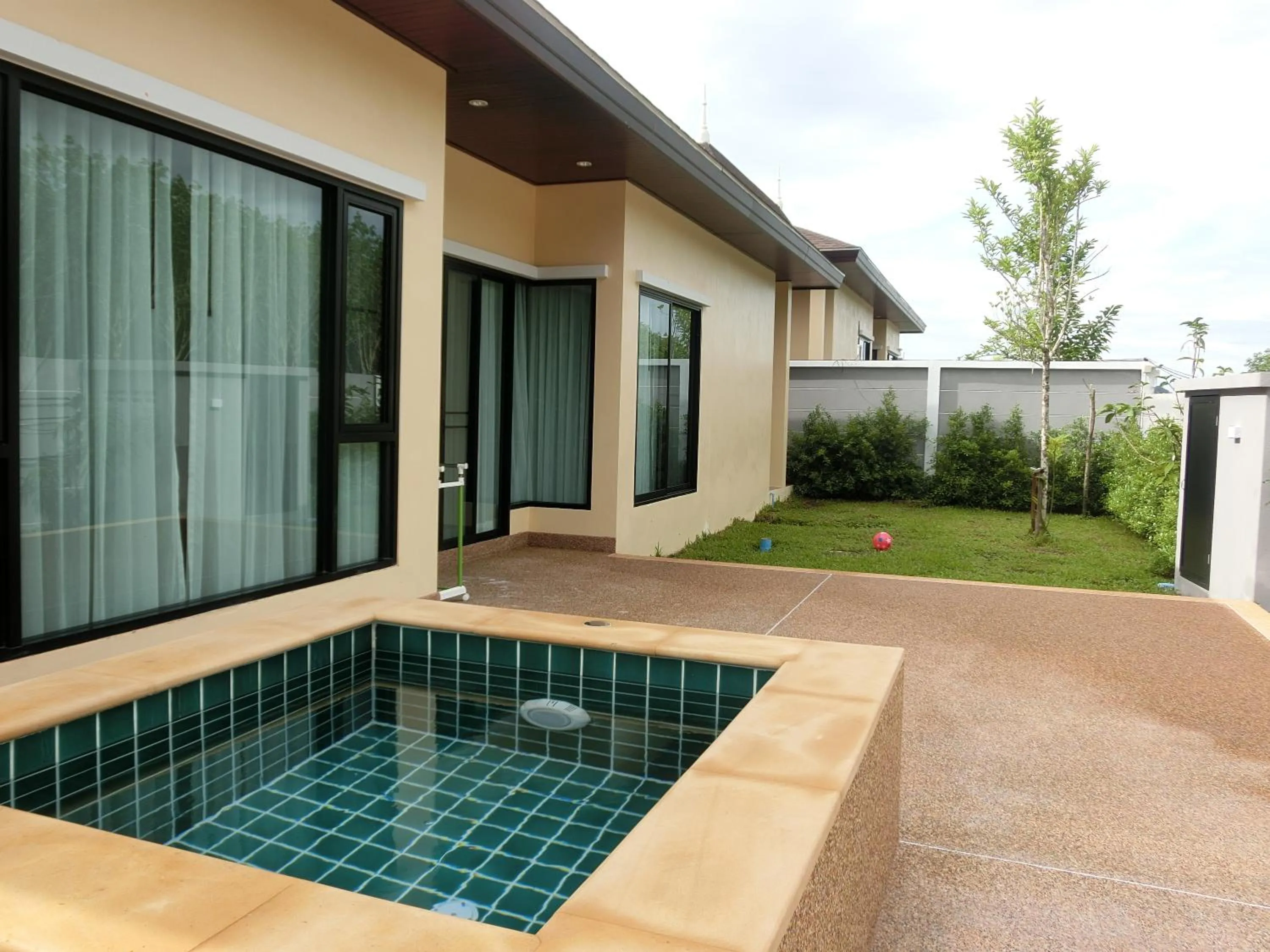 Balcony/Terrace in Aonang Oscar Pool Villas - Free Shuttle to Aonang Beach -shared pool - private pool