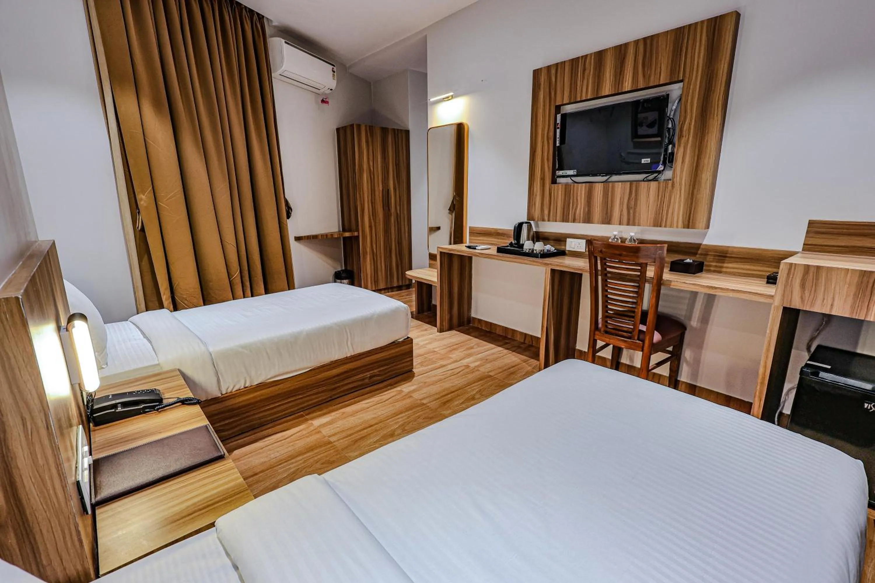 Bedroom, Bed in Hotel Alfa Suites