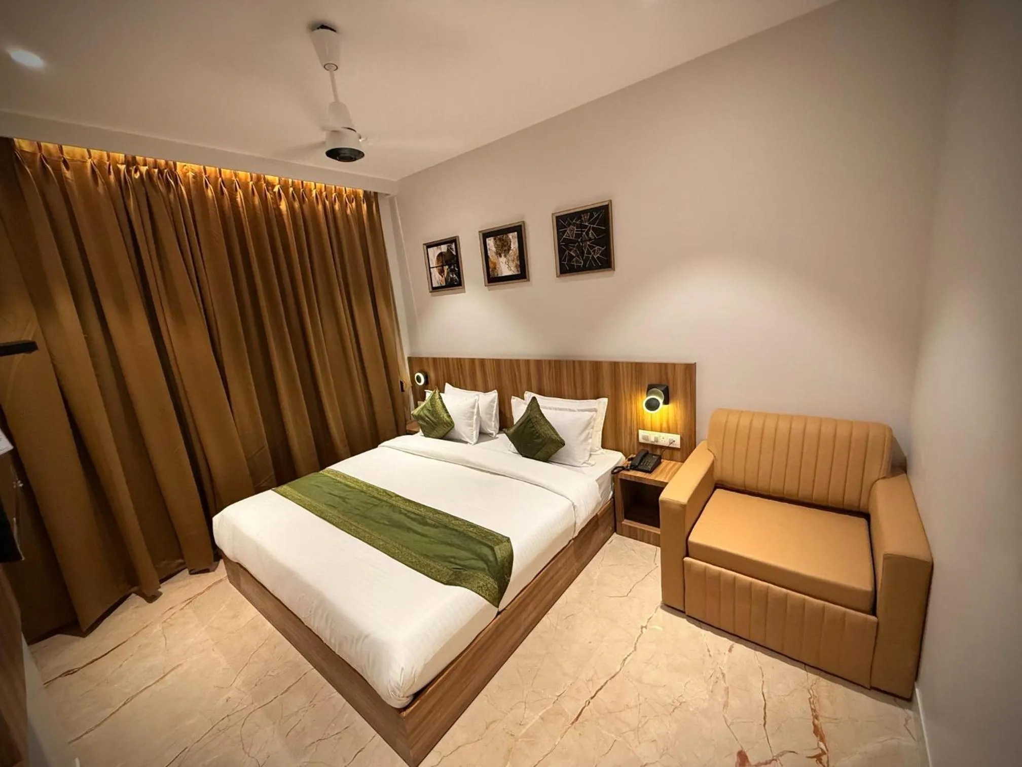Bed in Hotel Alfa Suites