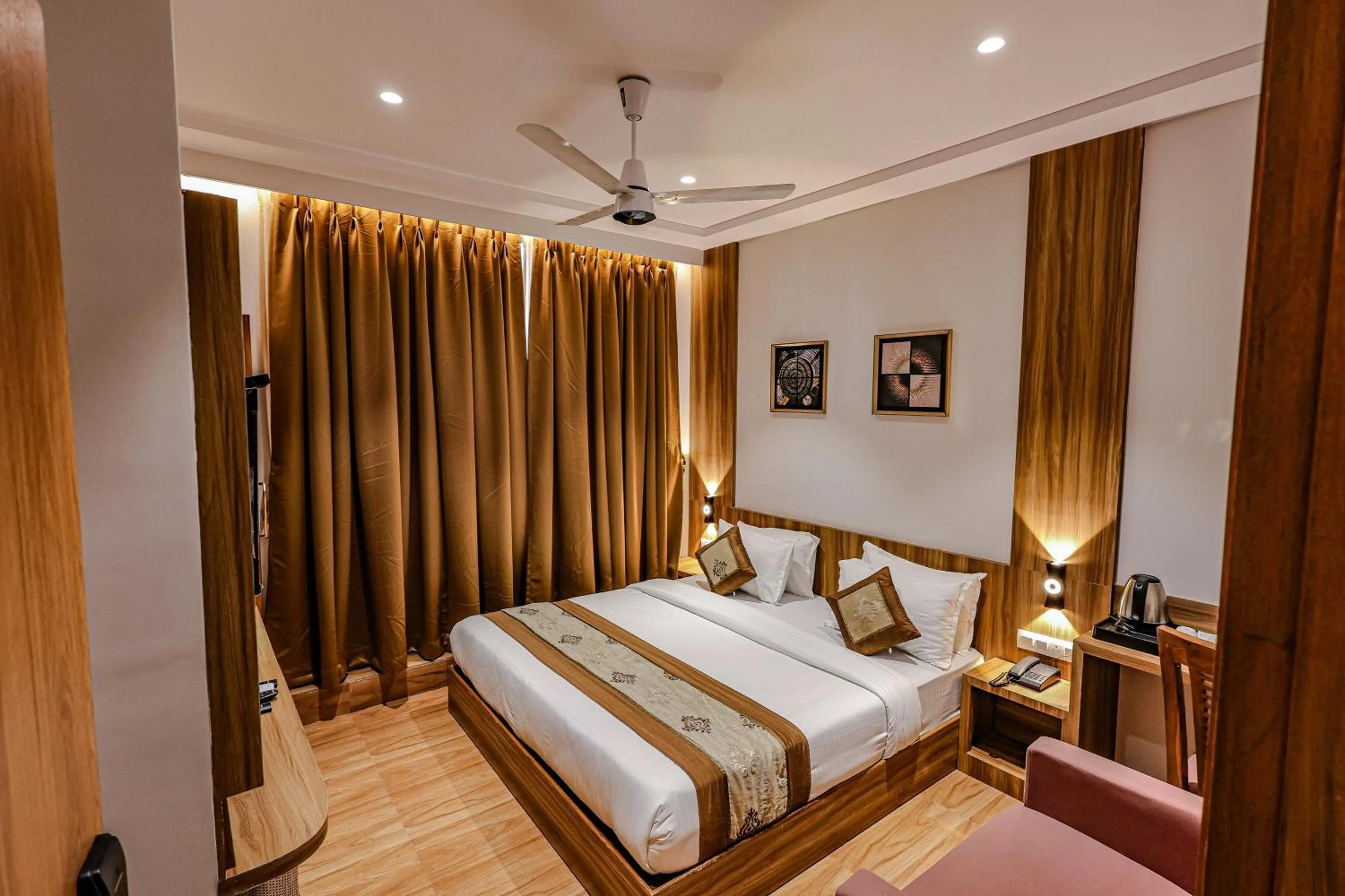 Bed in Hotel Alfa Suites