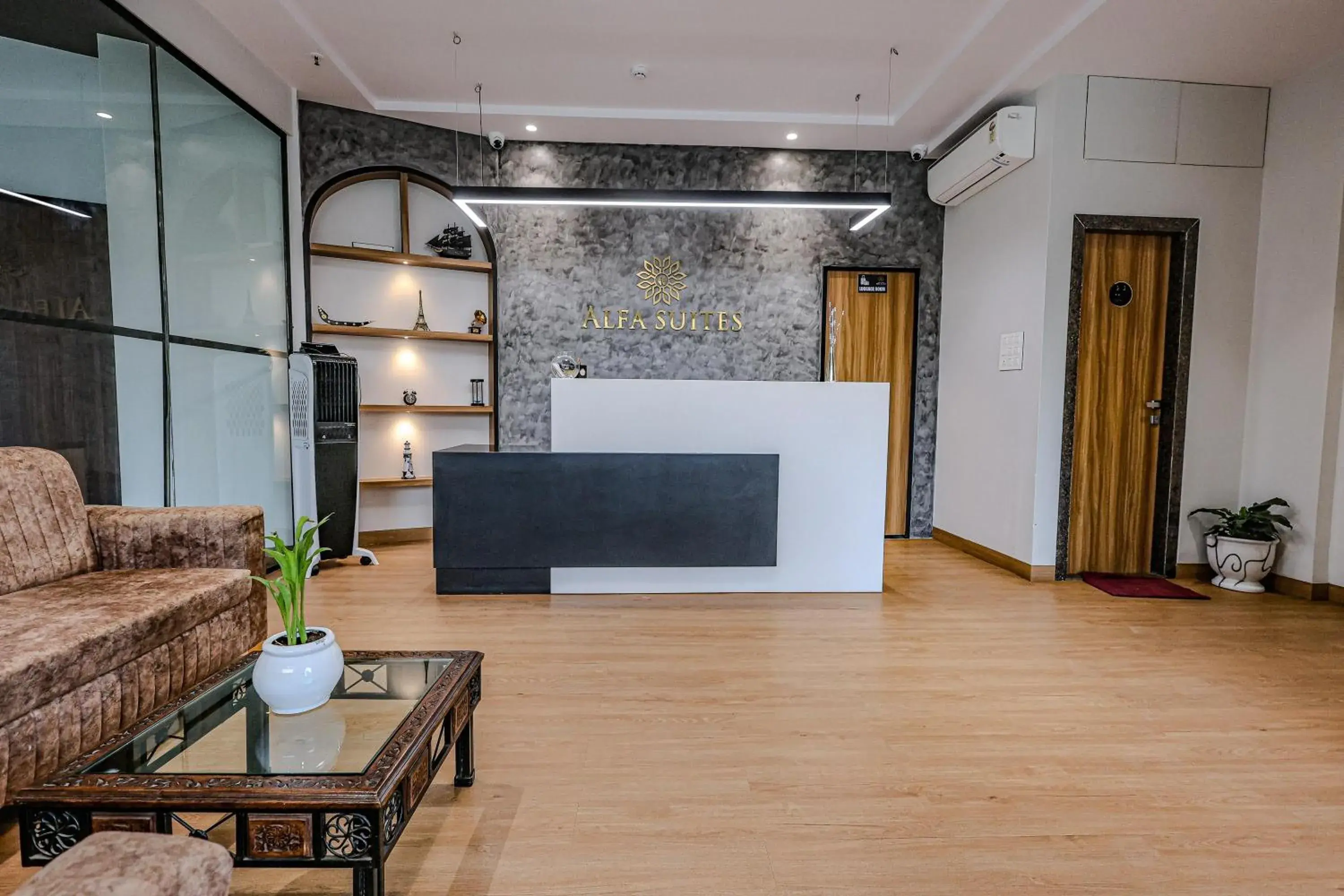 Lobby or reception in Hotel Alfa Suites Lobby or reception in Hotel Alfa Suites