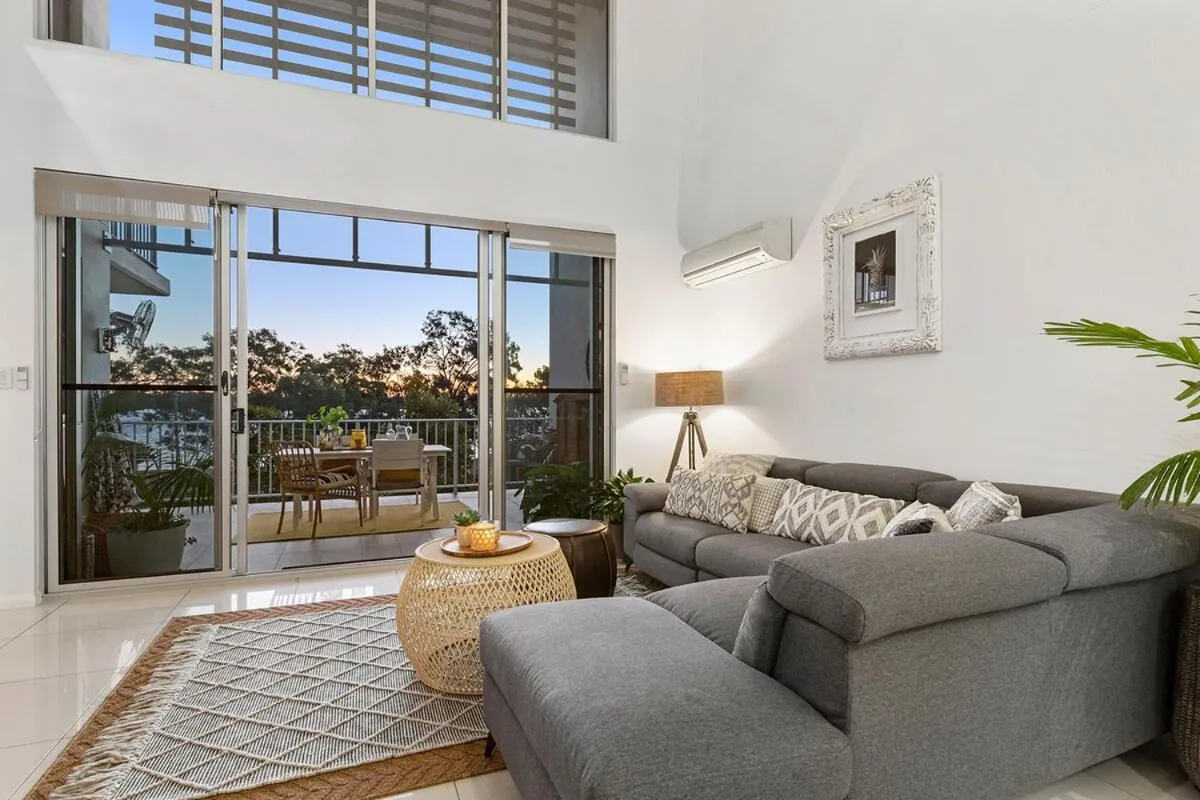 3 Bedroom Penthouse-Short Walk to Sandstone Point