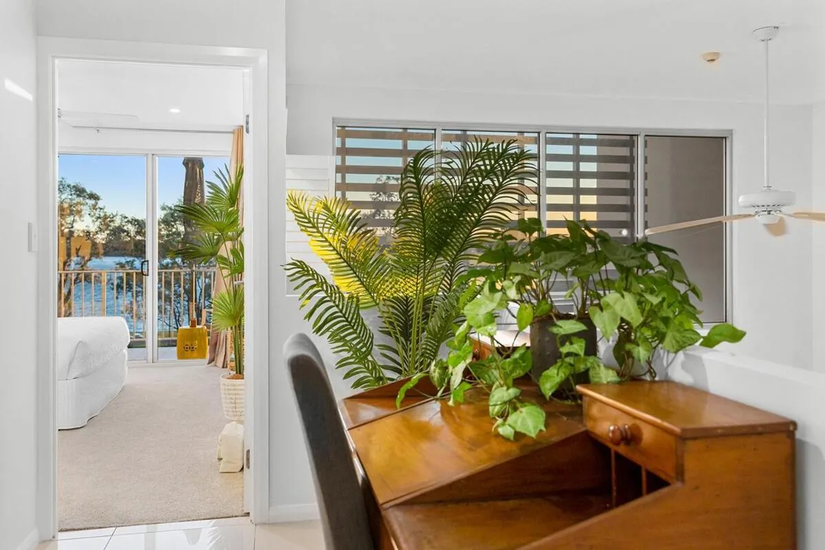 3 Bedroom Penthouse-Short Walk to Sandstone Point