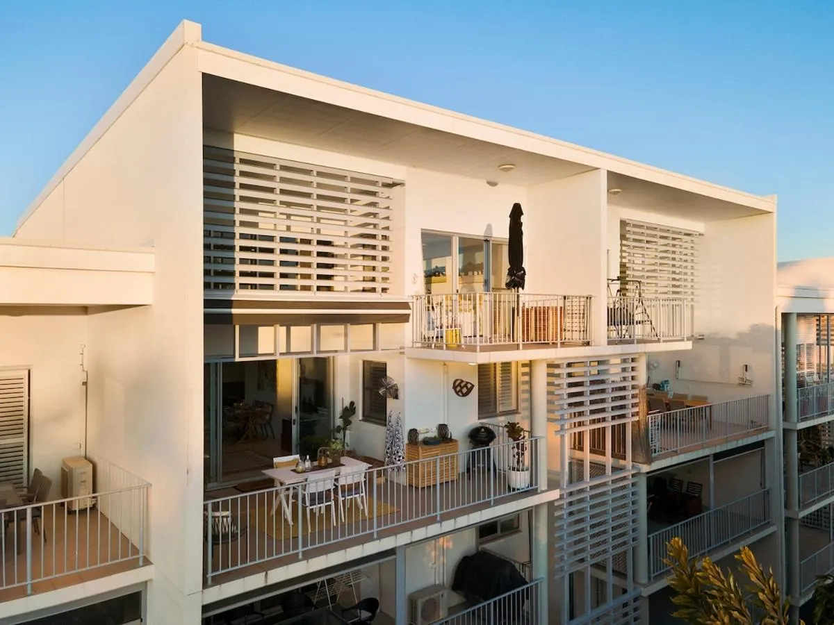 3 Bedroom Penthouse-Short Walk to Sandstone Point