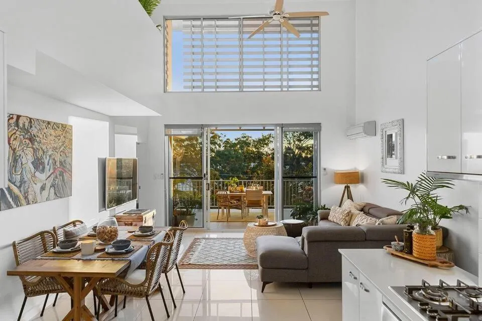 3 Bedroom Penthouse-Short Walk to Sandstone Point