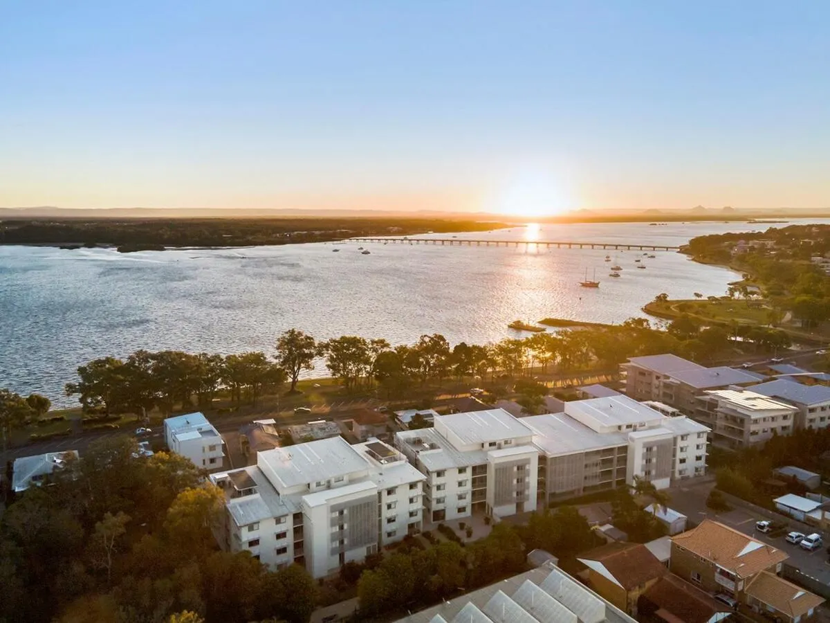 Bird's eye view in 3 Bedroom Penthouse-Short Walk to Sandstone Point
