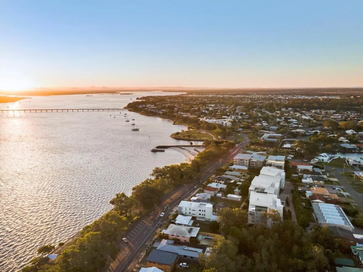 3 Bedroom Penthouse-Short Walk to Sandstone Point