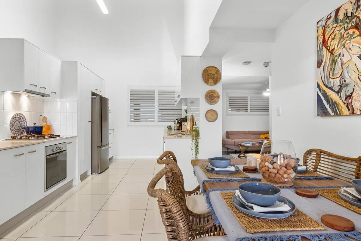 3 Bedroom Penthouse-Short Walk to Sandstone Point