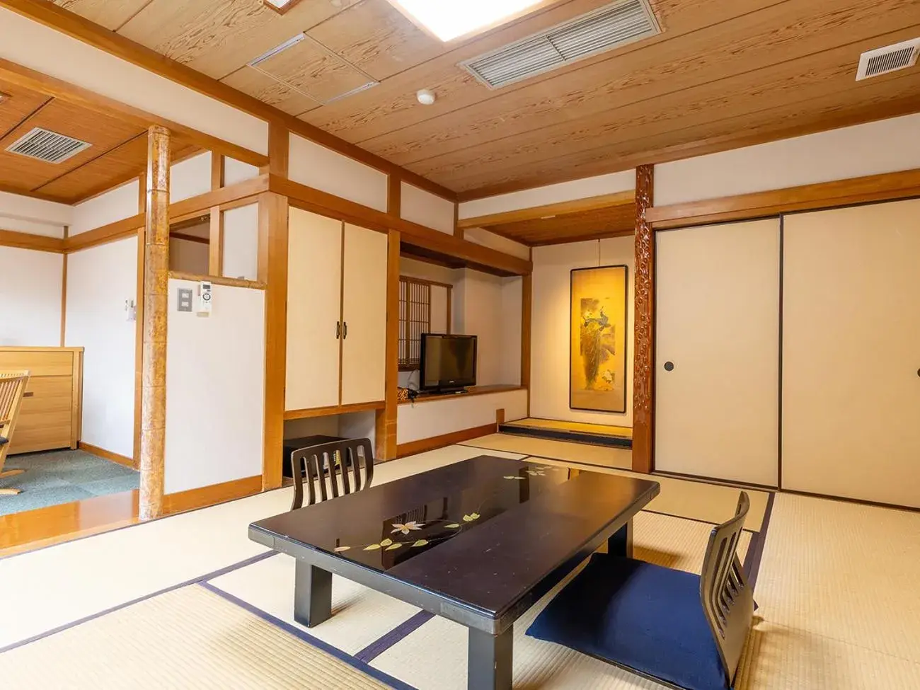 【池の棟】Standard Room, Garden Side - 10 Tatami Japanese Room + Western Room in Yoshiike Ryokan 【池の棟】Standard Room, Garden Side - 10 Tatami Japanese Room + Western Room in Yoshiike Ryokan