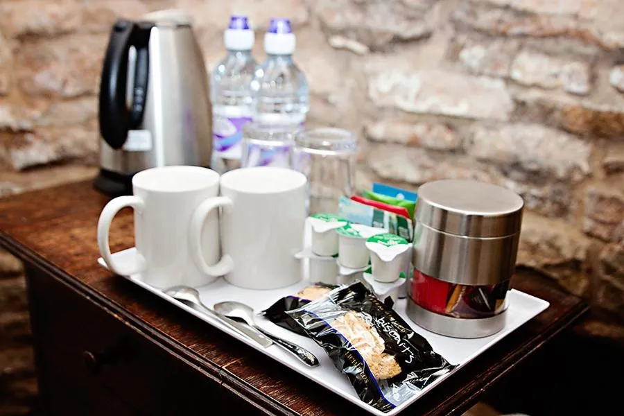 Coffee/tea facilities in Garway Moon Inn