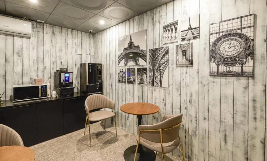 Lobby or reception in Hotel 99 Prestige