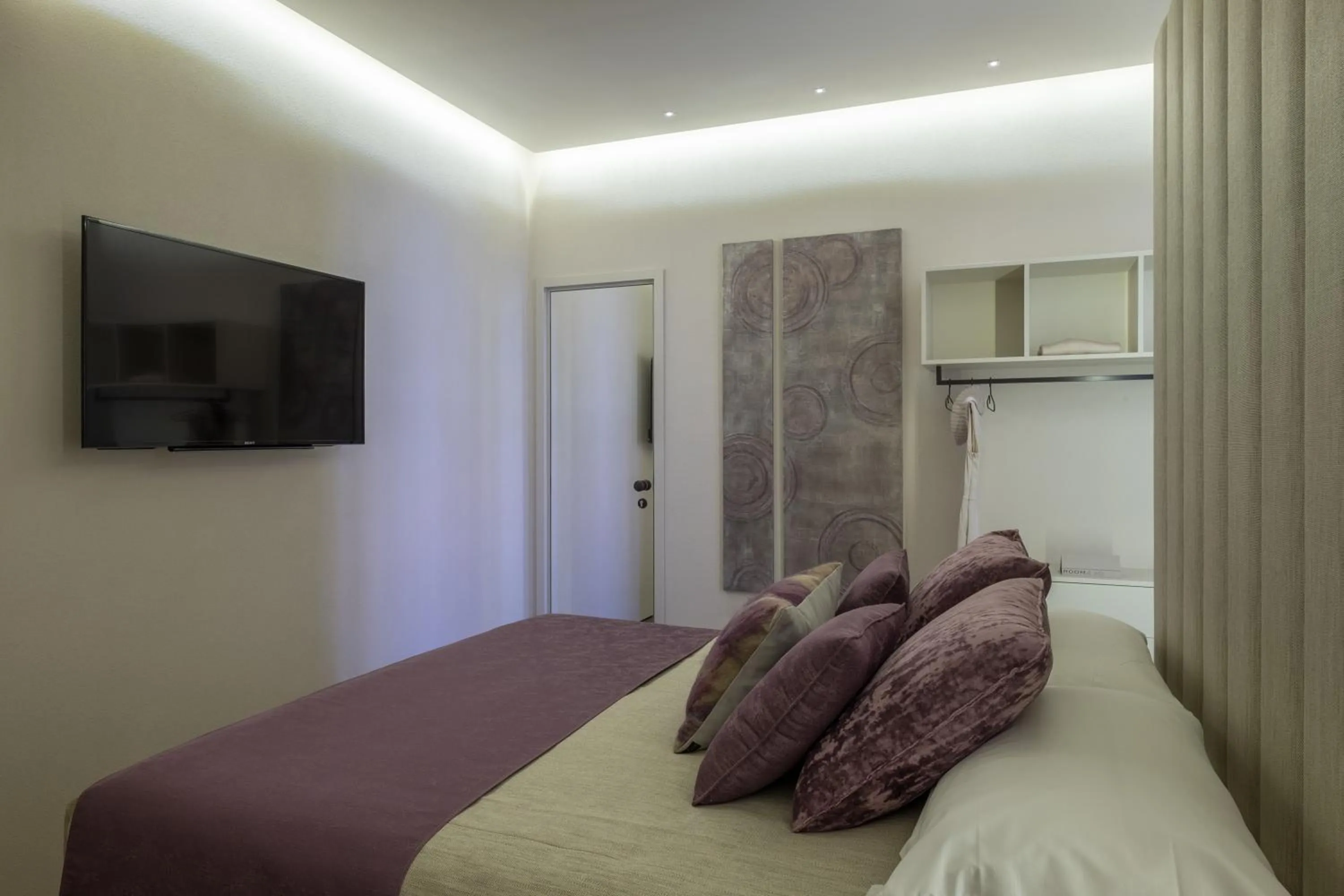 Bedroom, Bed in Room 230 Roma Luxury Suites