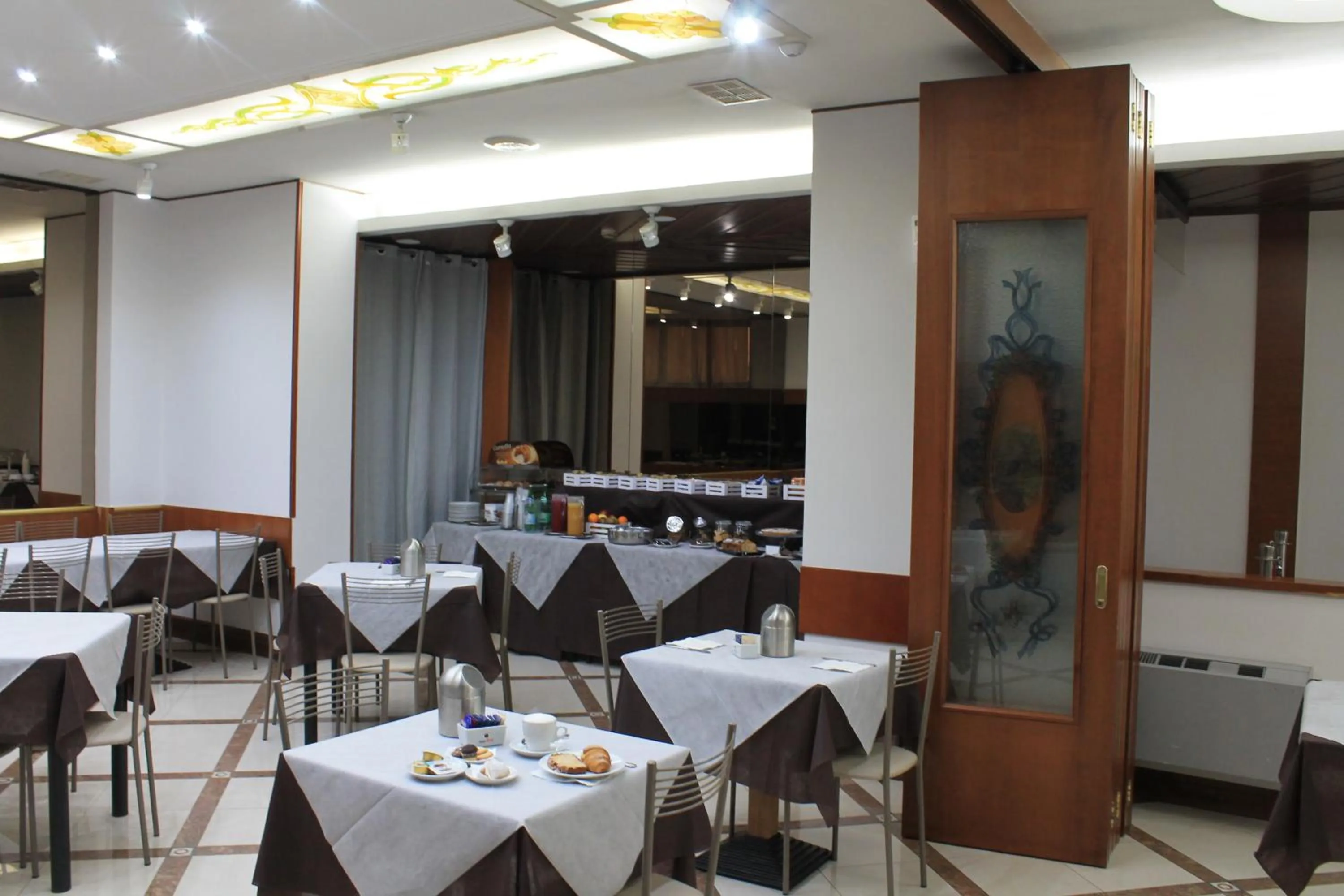 Breakfast in Augustus