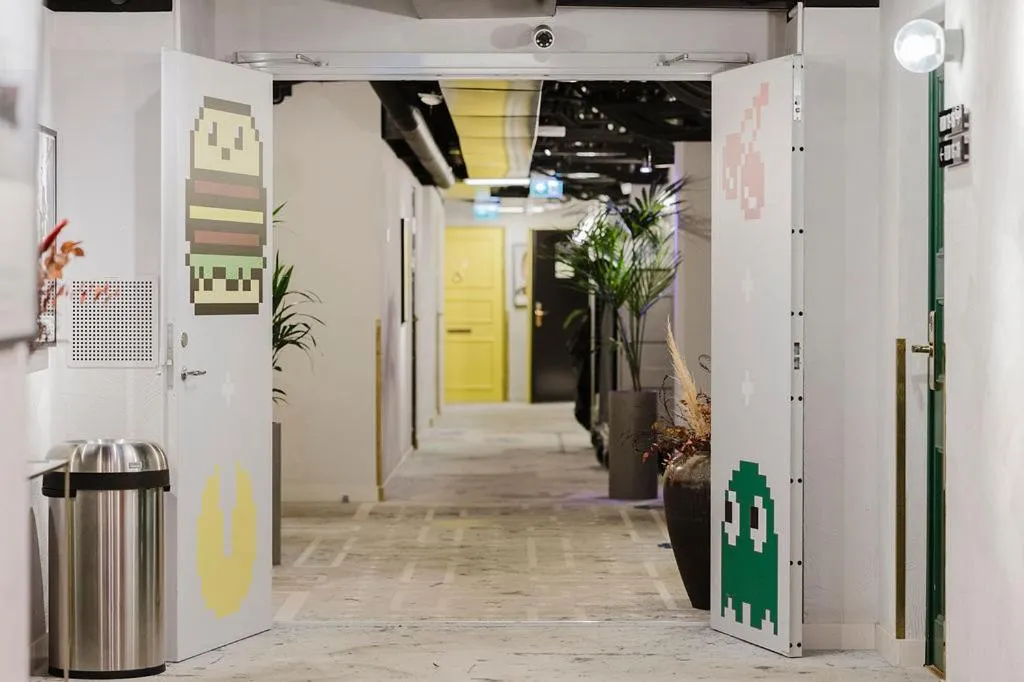 Property building in Hotel With Urban Deli