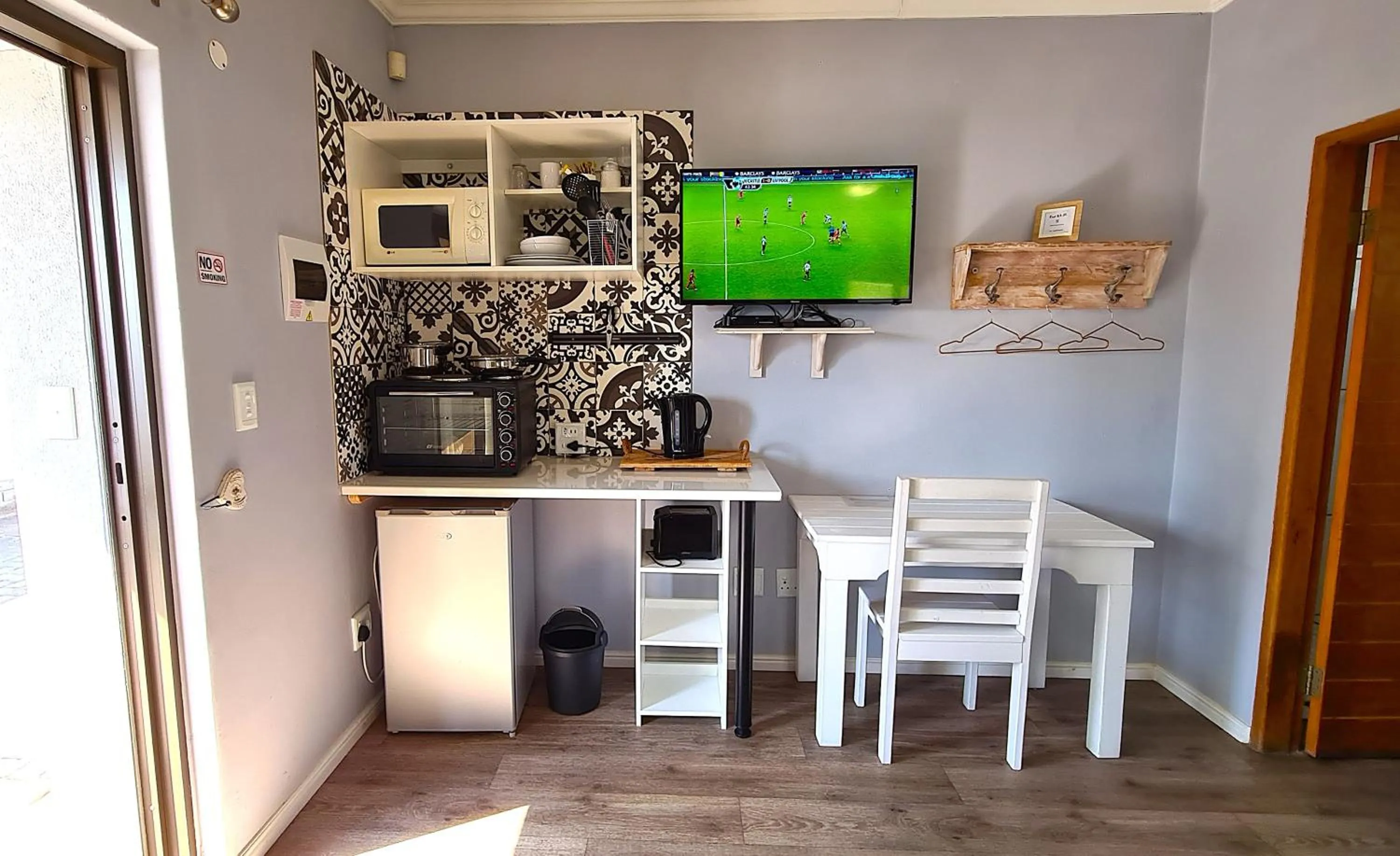 Coffee/tea facilities in Tiende Laan Bed & Breakfast and Self-Catering