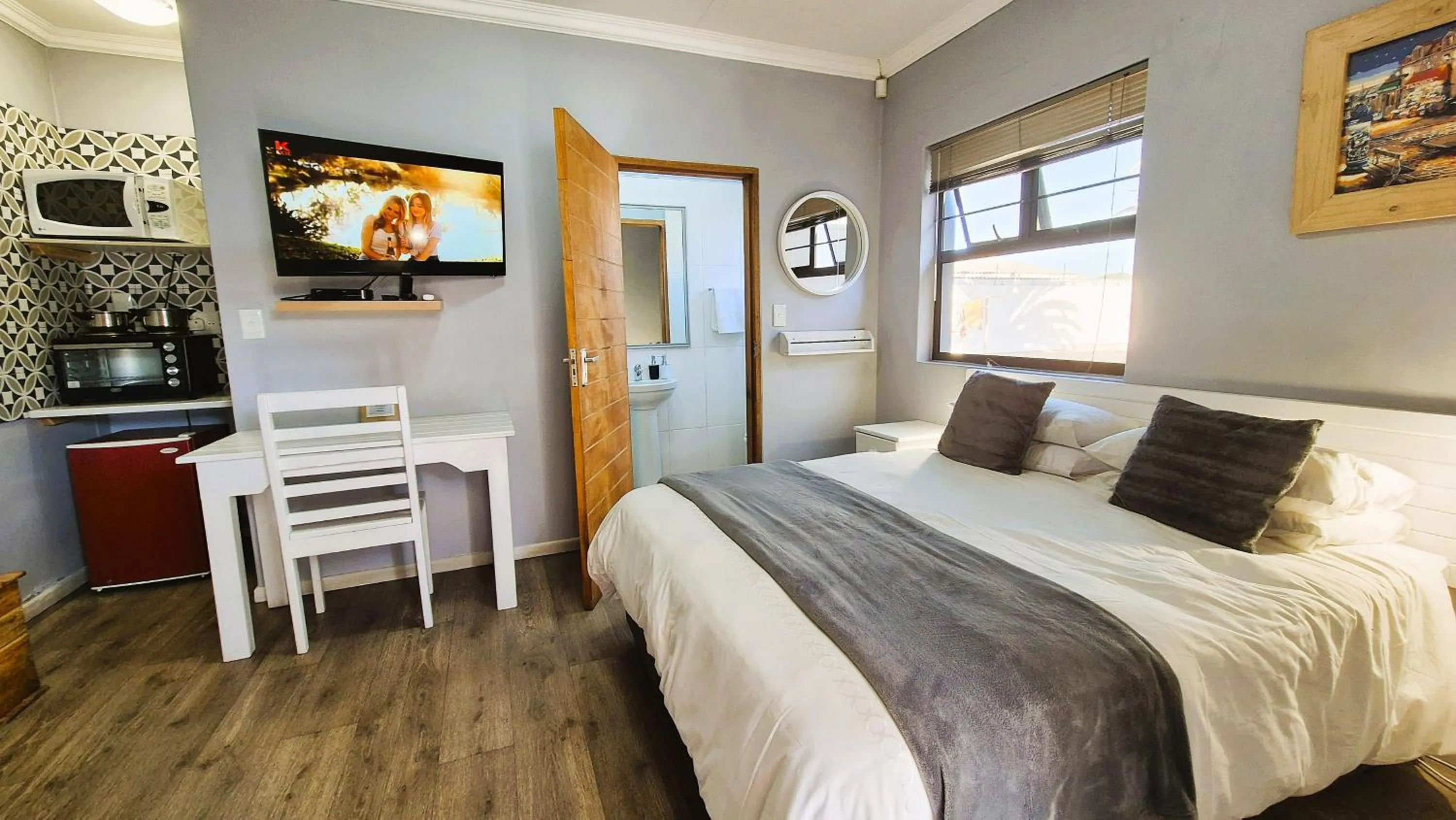 Bathroom, Bed in Tiende Laan Bed & Breakfast and Self-Catering