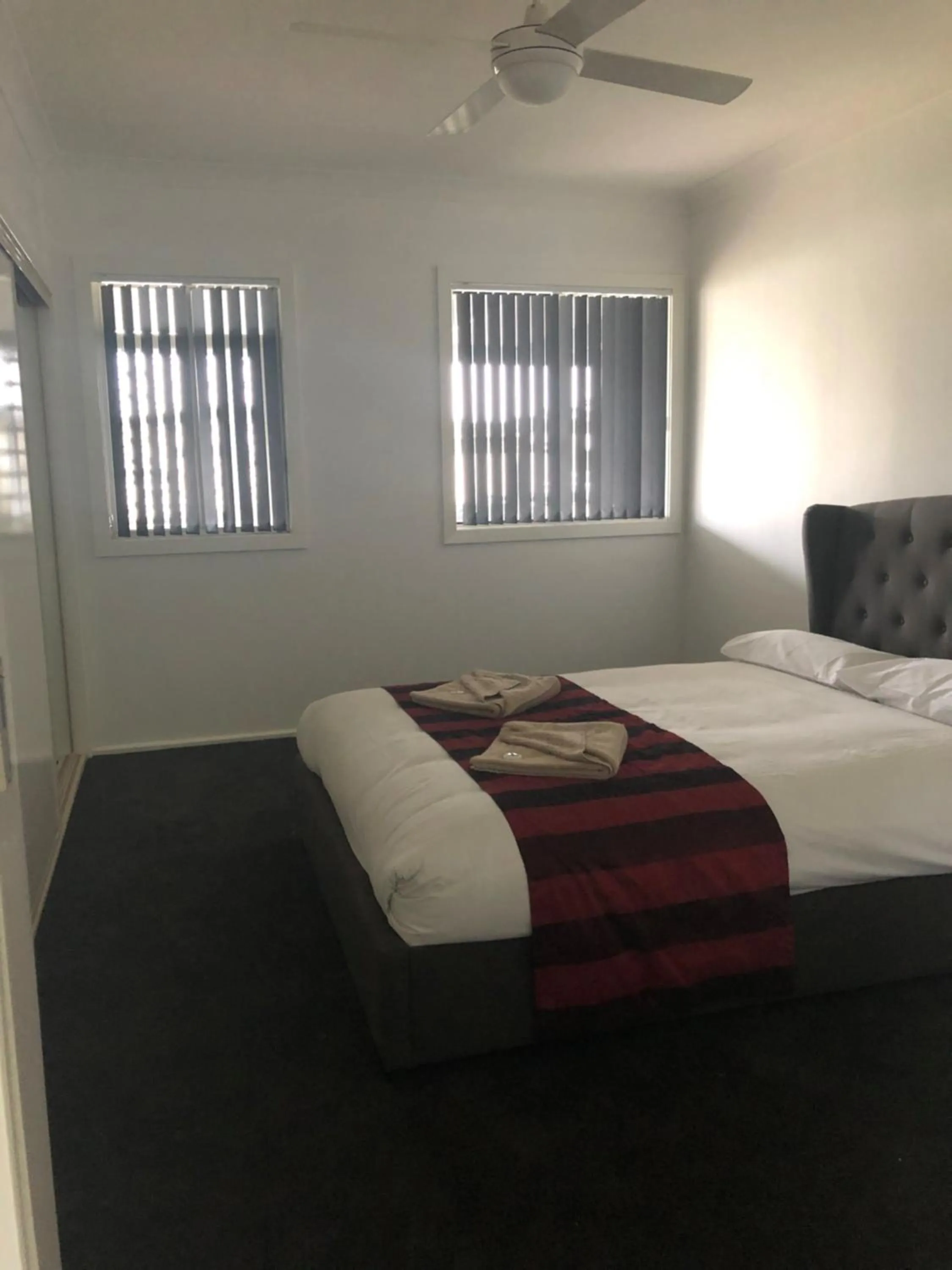 Bedroom, Bed in Australian Motor Home Tourist Park Twelve Mile Creek