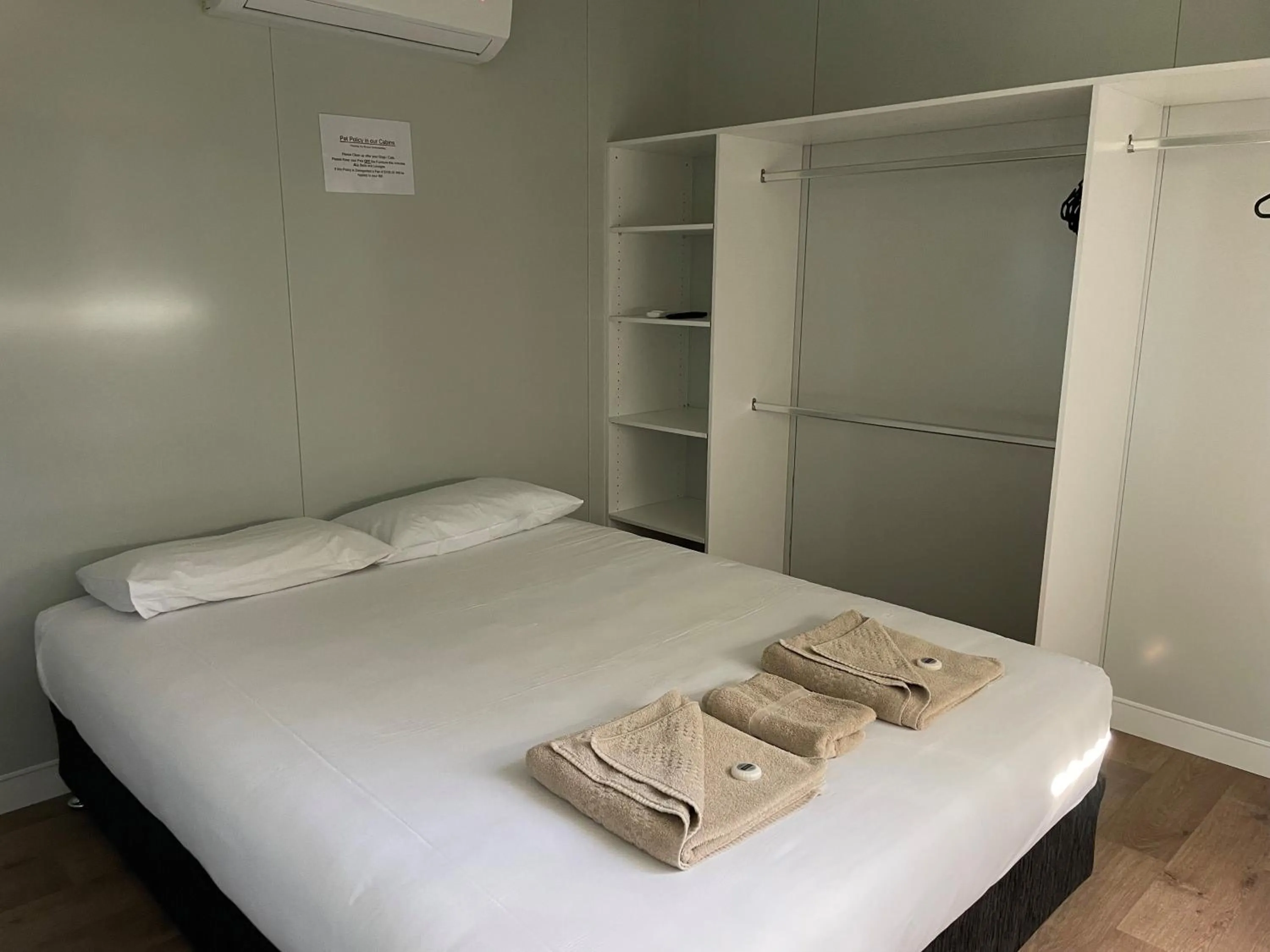 Bedroom, Bed in Australian Motor Home Tourist Park Twelve Mile Creek