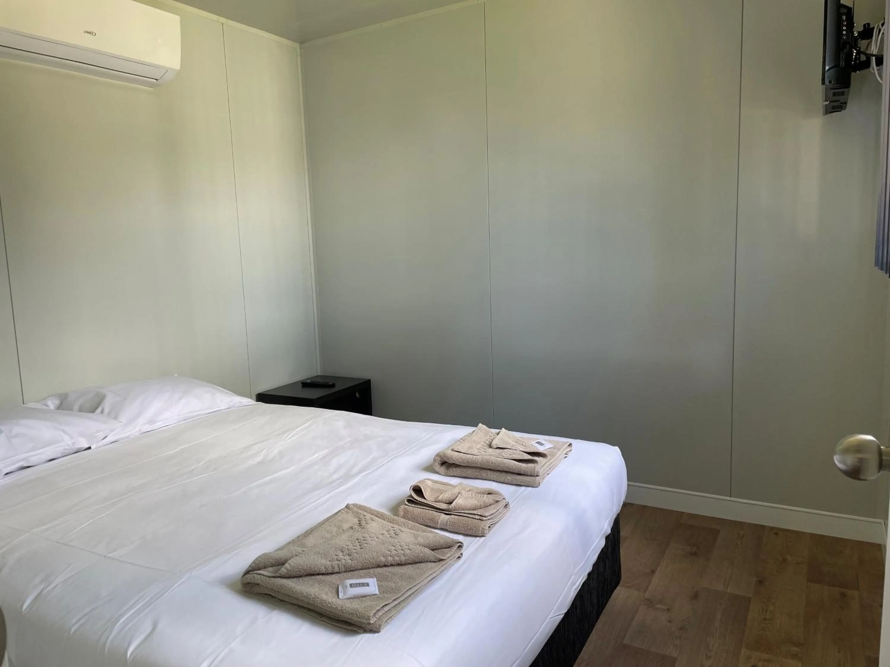 Bedroom, Bed in Australian Motor Home Tourist Park Twelve Mile Creek