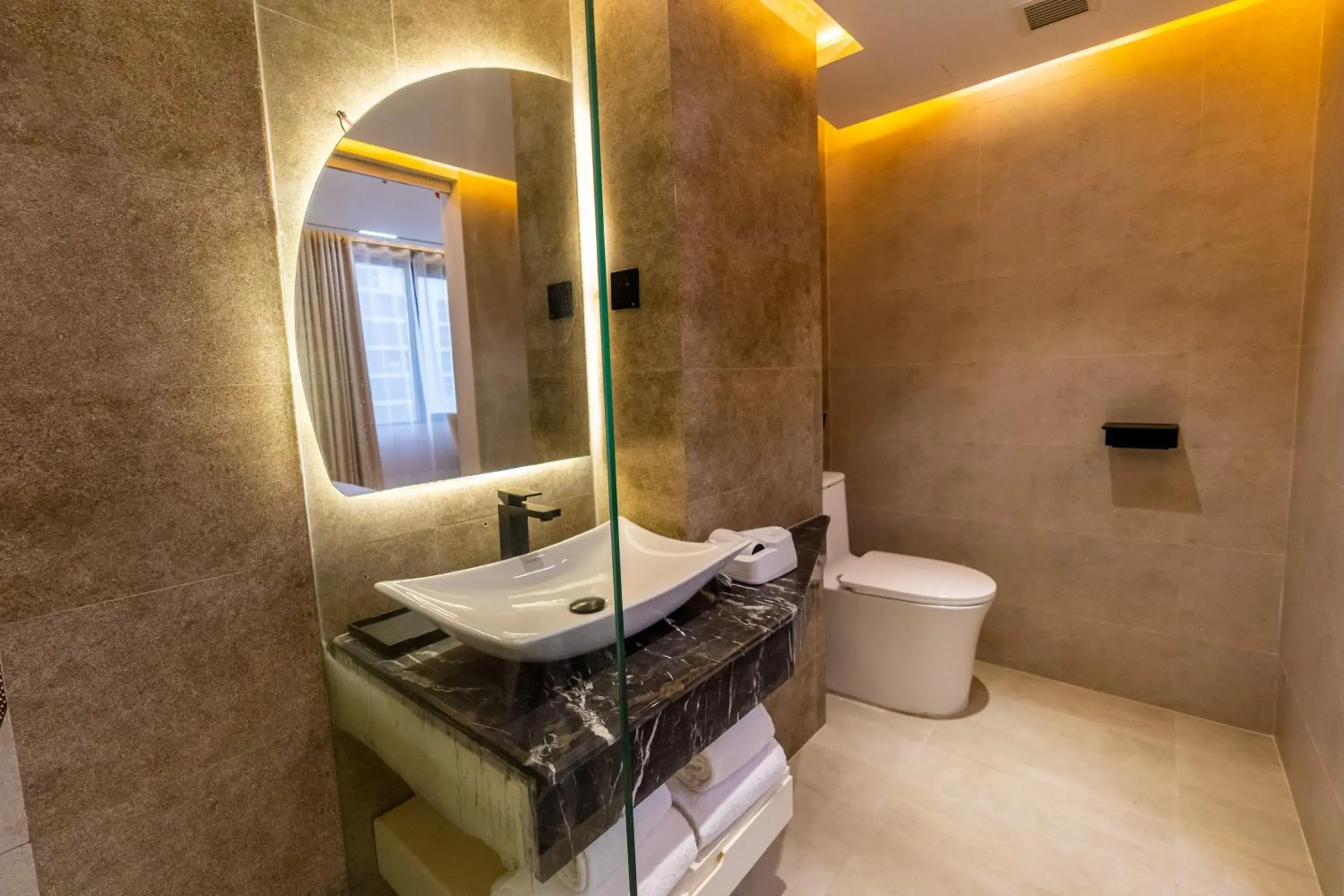 Deluxe Double Room in Monsoon Courtyard Luxury Hotel Deluxe Double Room in Monsoon Courtyard Luxury Hotel