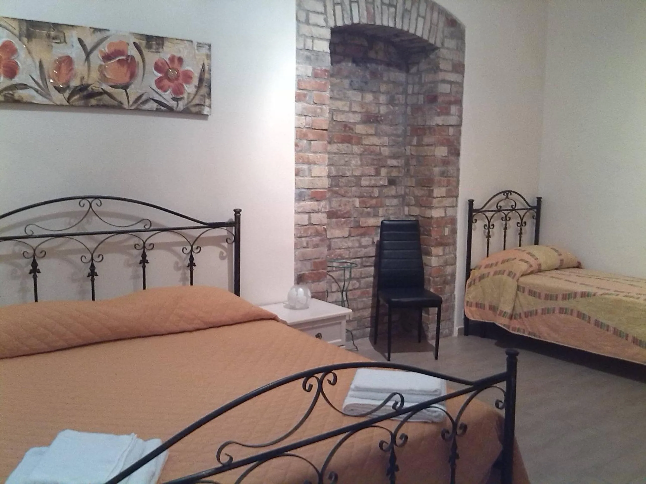 Decorative detail, Bed in Le Due Nicchie