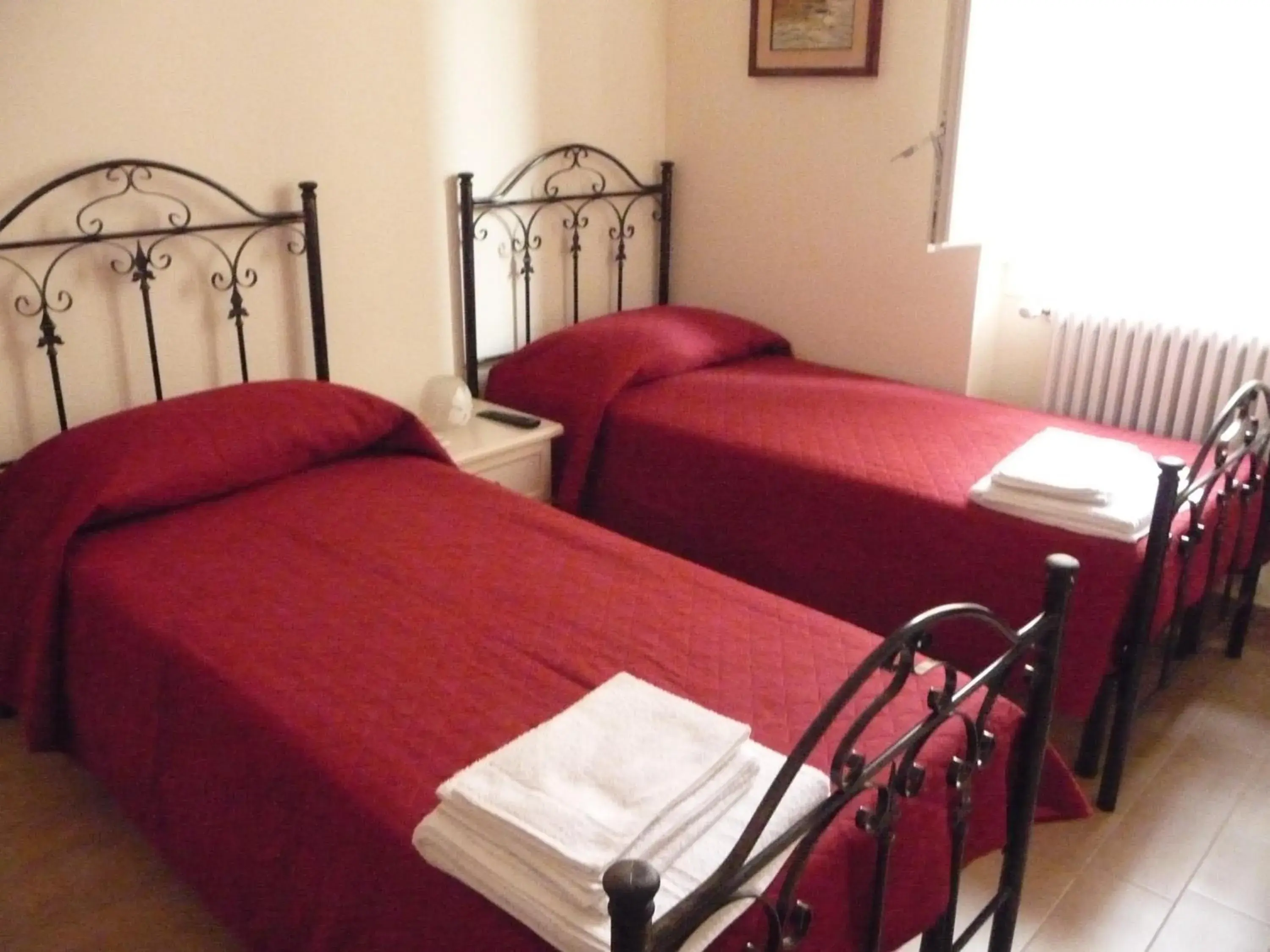 Small Double or Twin Room - single occupancy in Le Due Nicchie Small Double or Twin Room - single occupancy in Le Due Nicchie