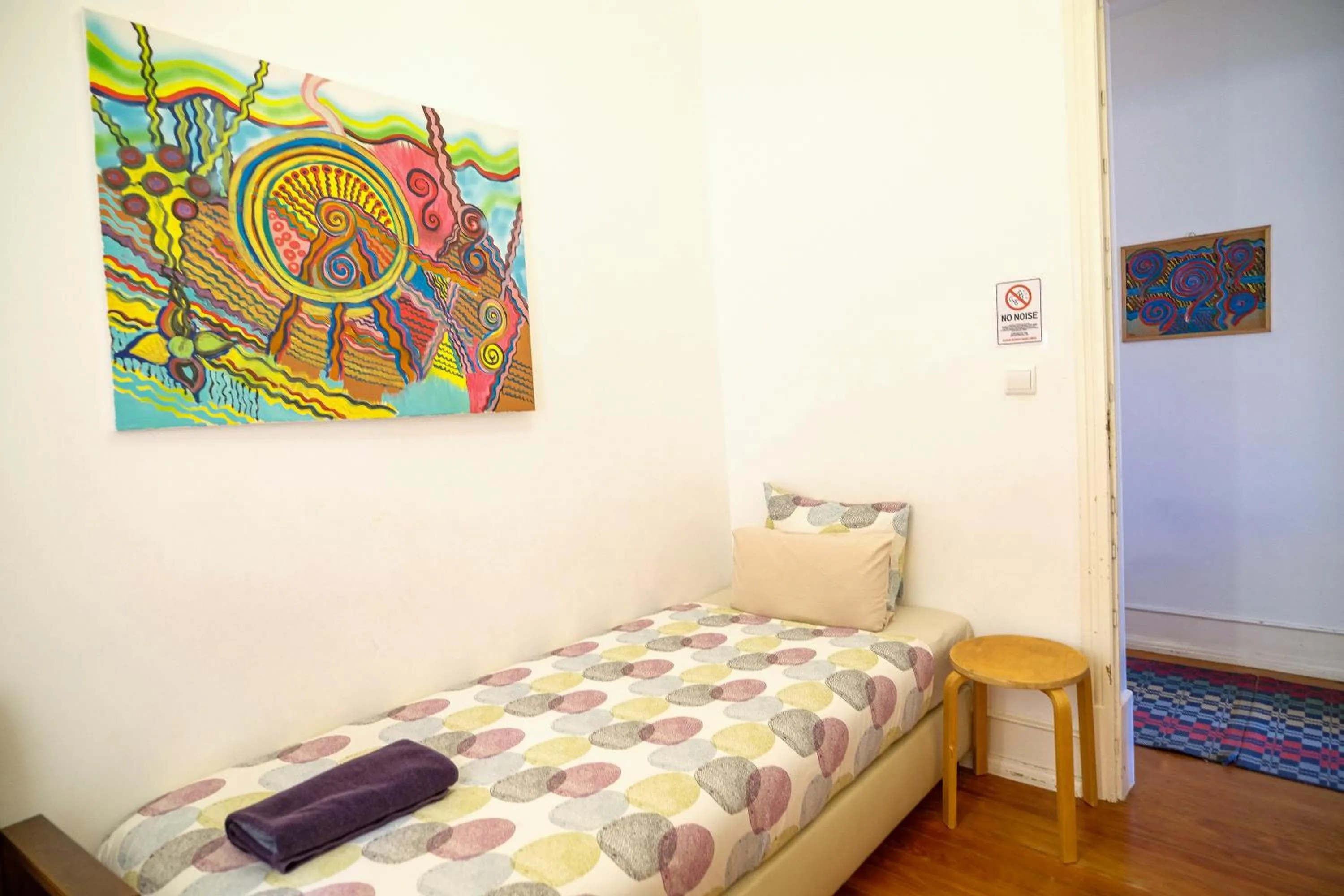 Single Room with Shared Shower and Toilet in Lisbonera Guest House