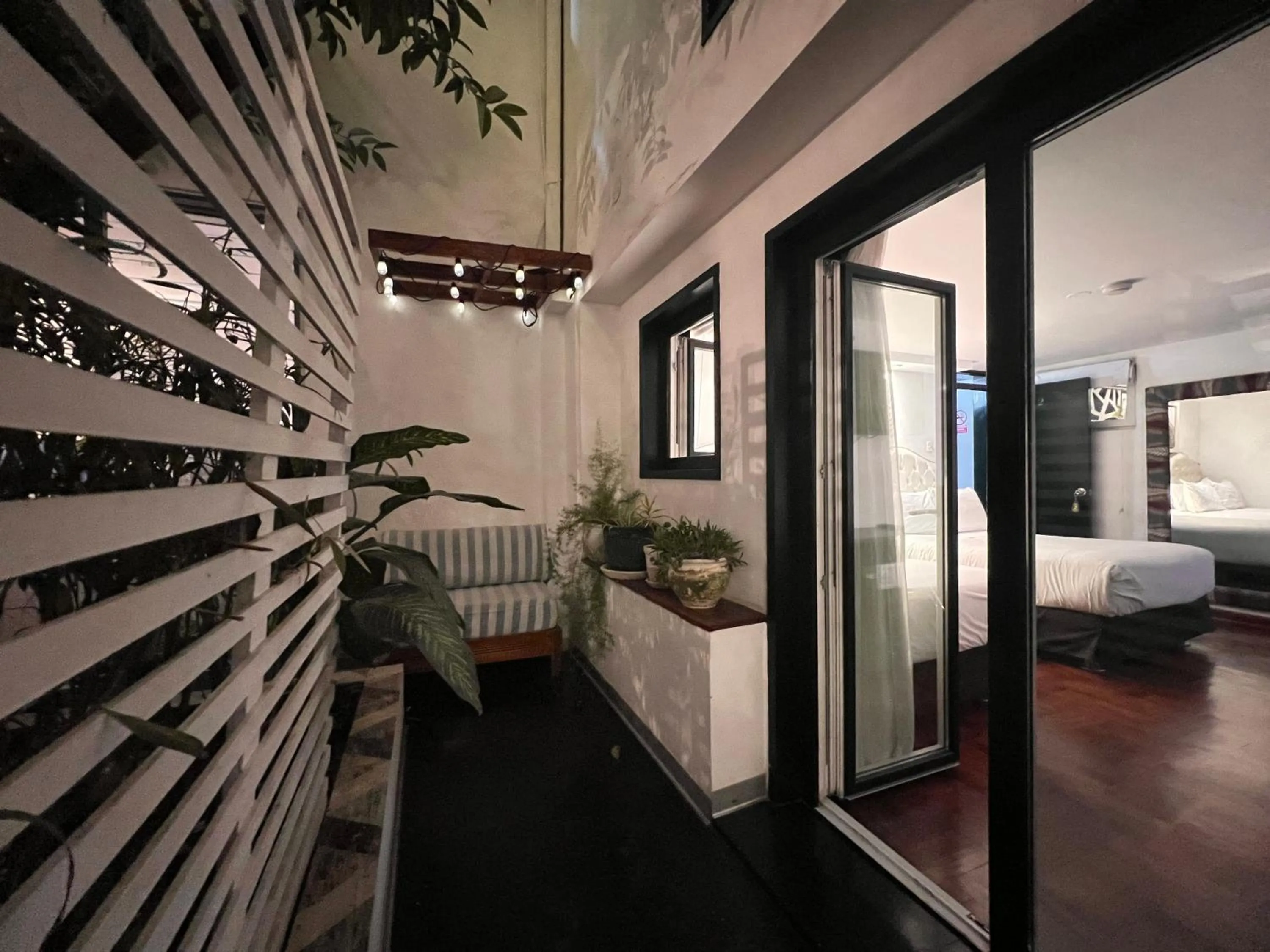 Photo of the whole room, Bed in La Casa del Viajero