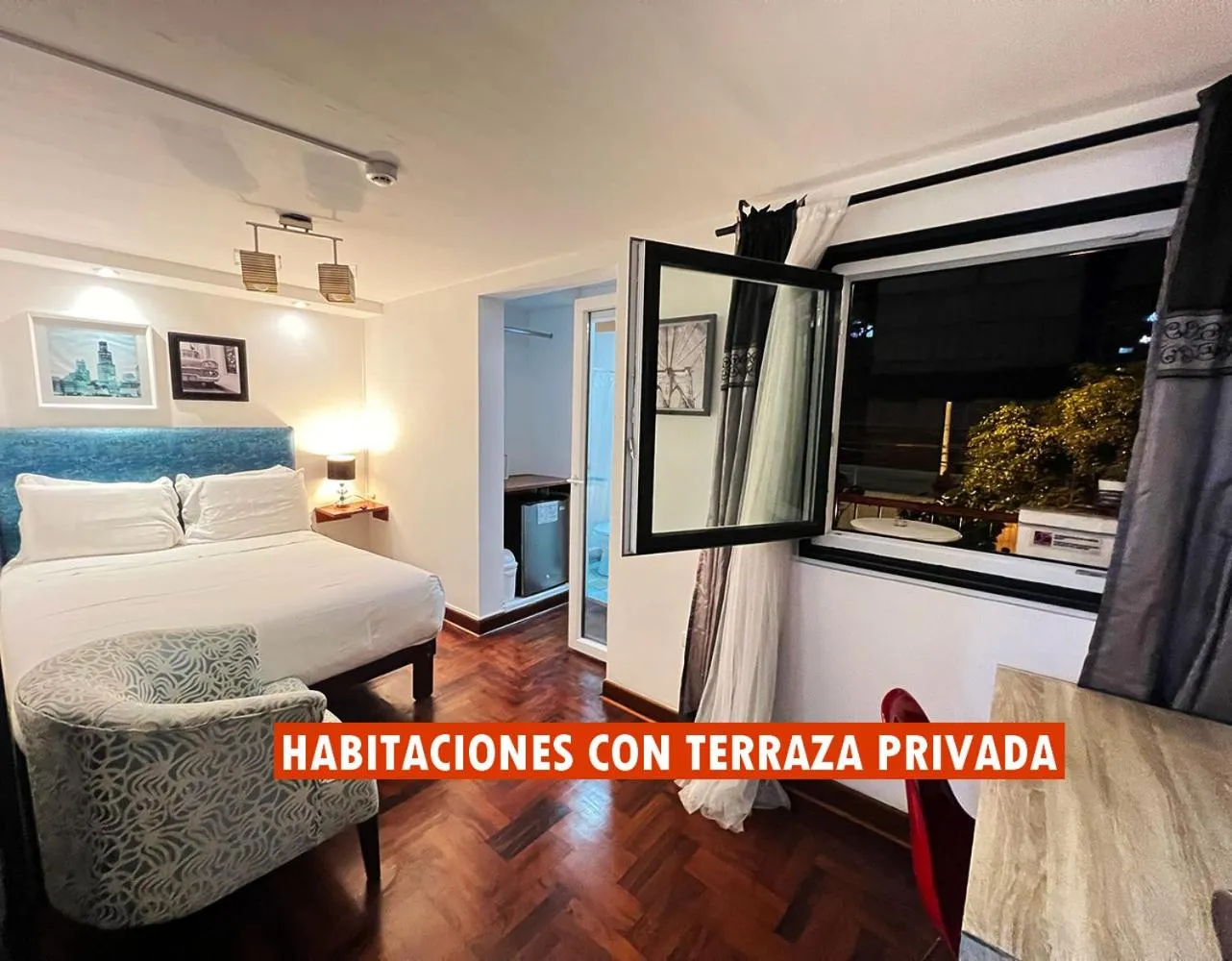 Property building, Bed in La Casa del Viajero