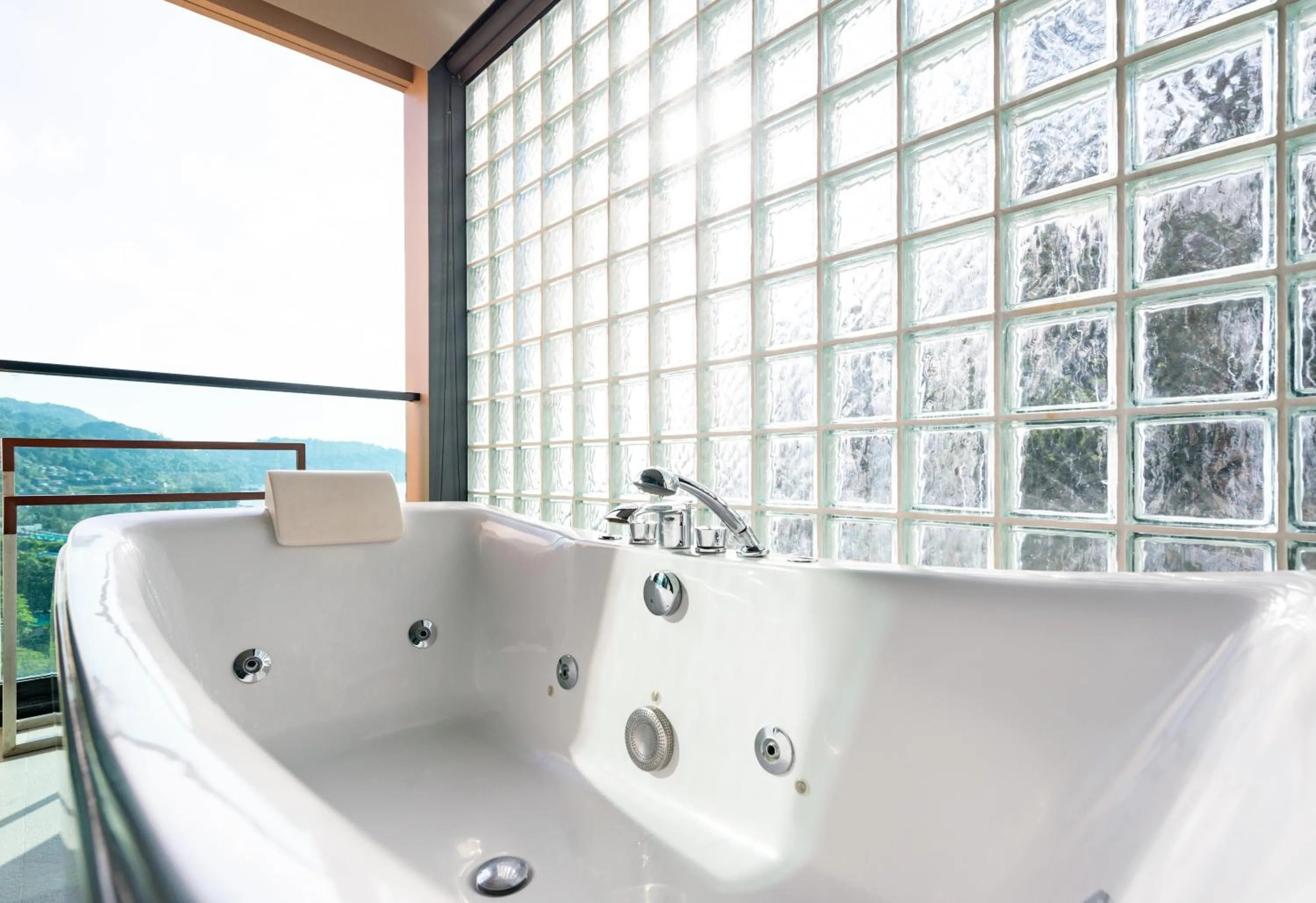 Bath, Bathroom in The Sea Galleri by Katathani