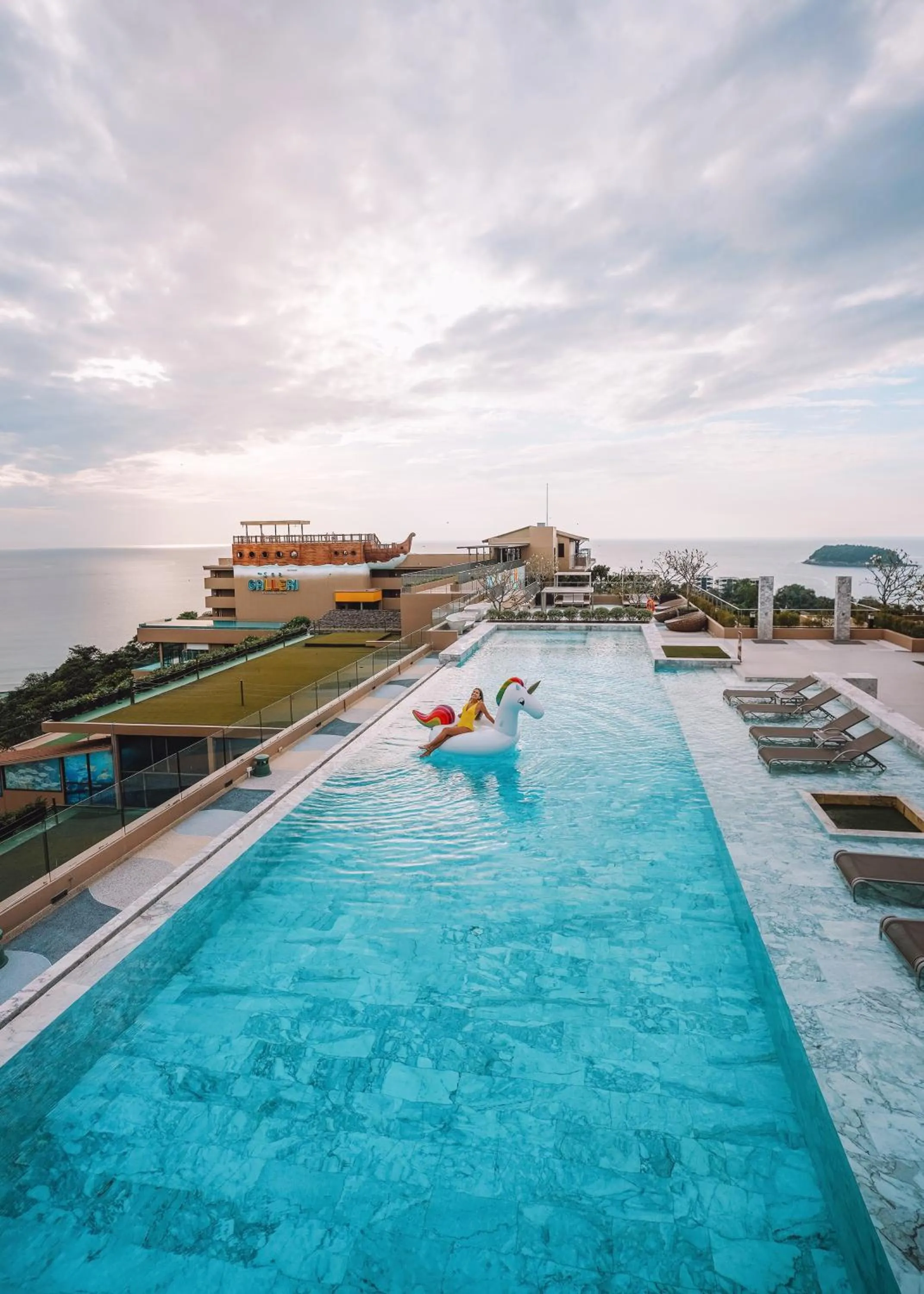 Swimming Pool in The Sea Galleri by Katathani