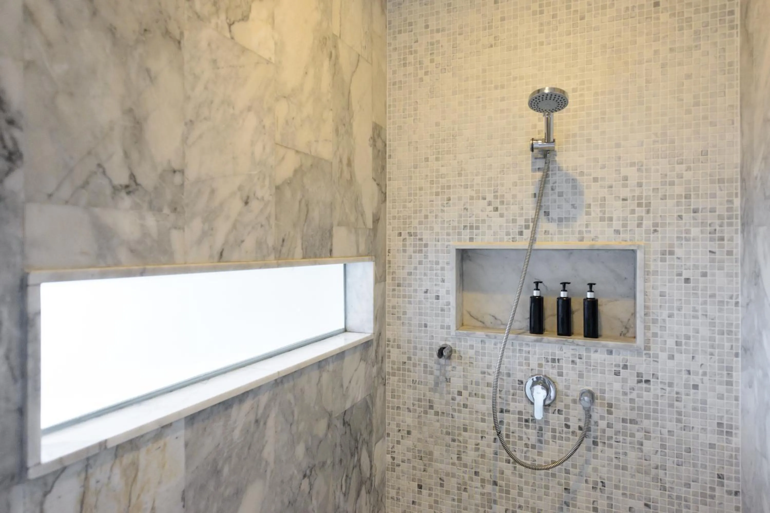 Bathroom in The Sea Galleri by Katathani