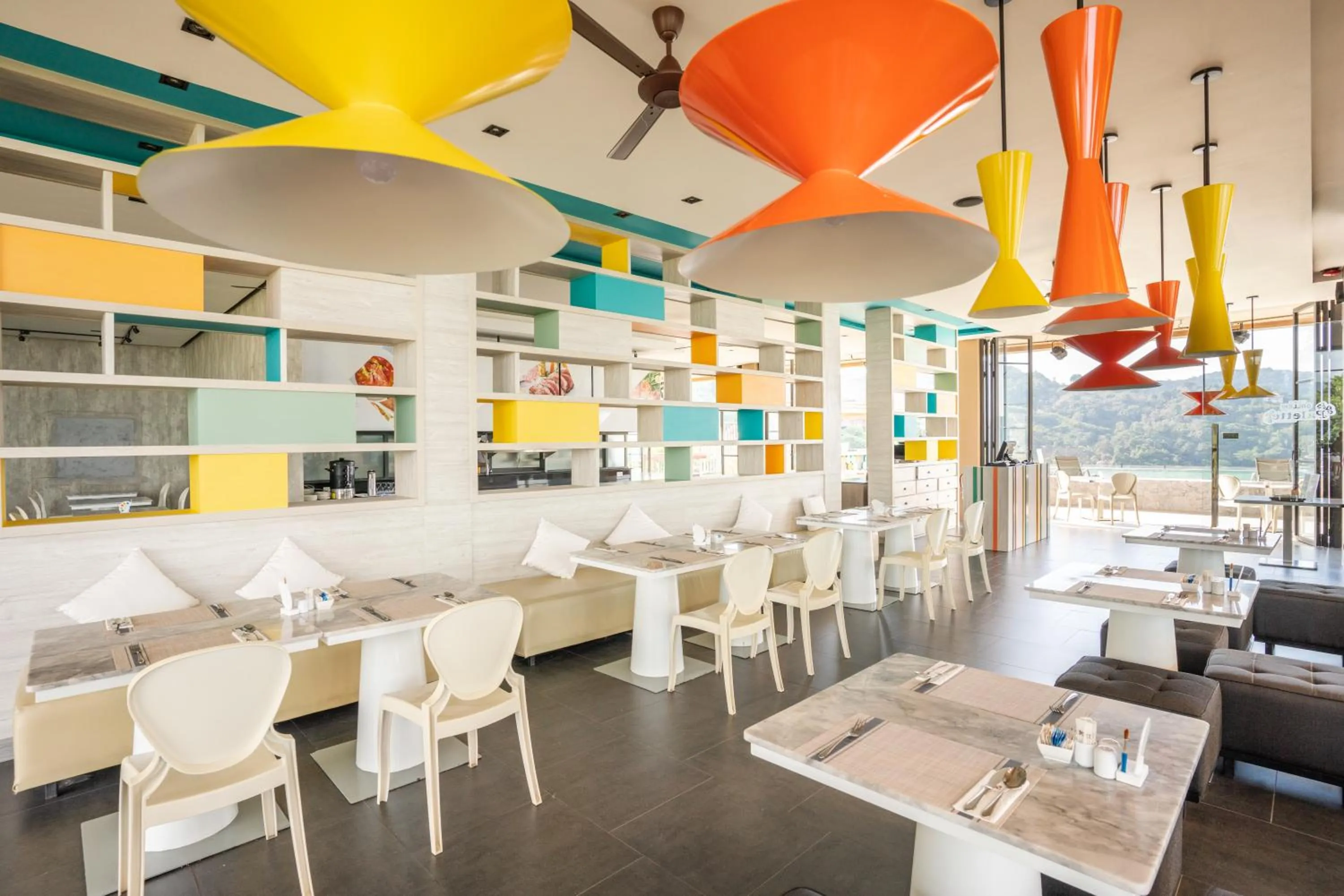 Restaurant/Places to Eat in The Sea Galleri by Katathani