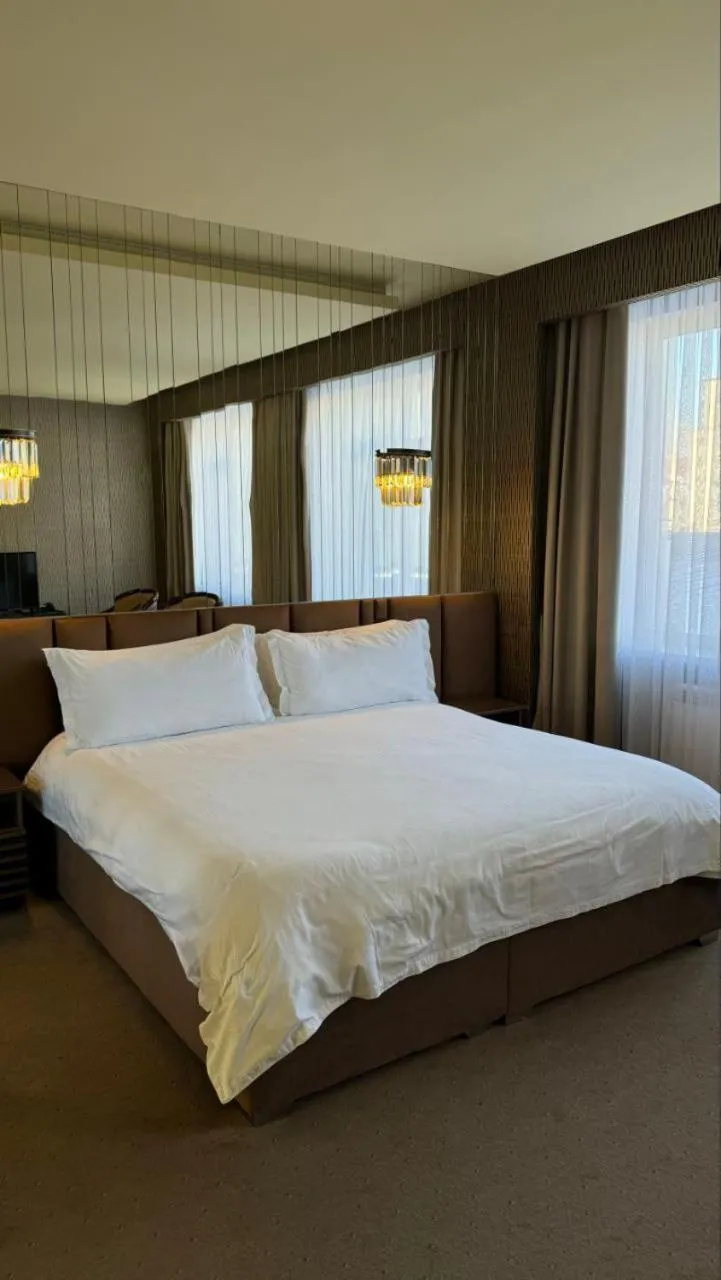 King Suite in Barhat Hotel & SPA