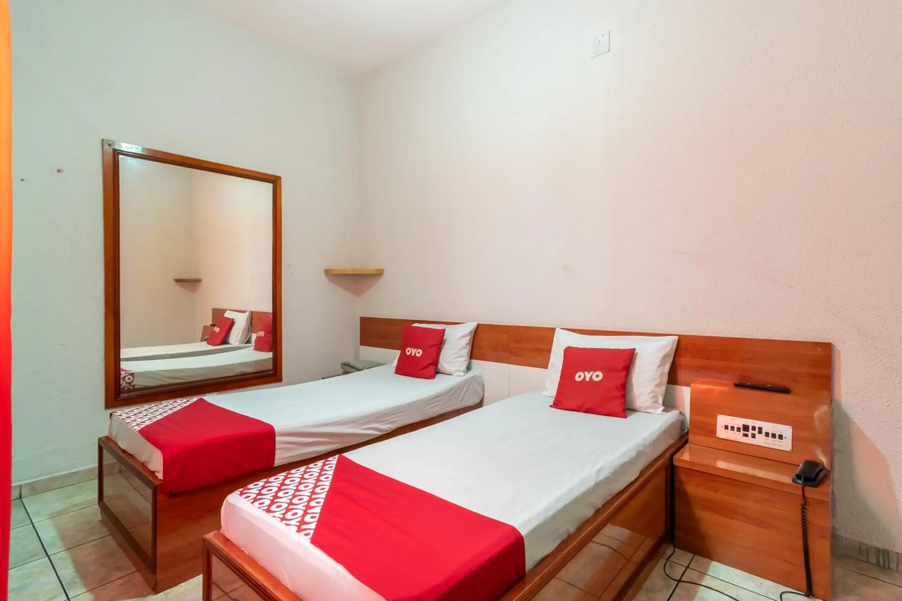 Twin Room - single occupancy in OYO Hotel Dom Pedro, São Paulo Twin Room - single occupancy in OYO Hotel Dom Pedro, São Paulo