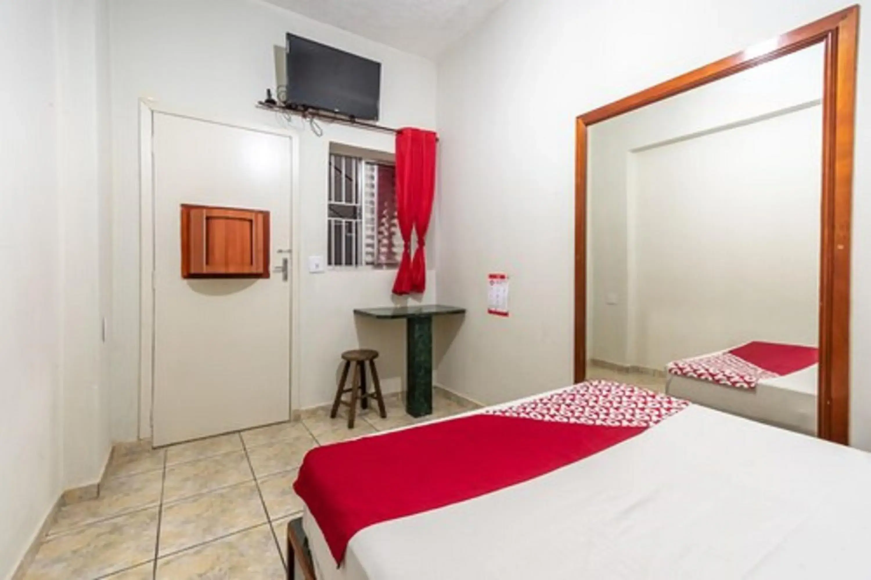 Bedroom, Bed in OYO Hotel Dom Pedro, São Paulo Bedroom, Bed in OYO Hotel Dom Pedro, São Paulo