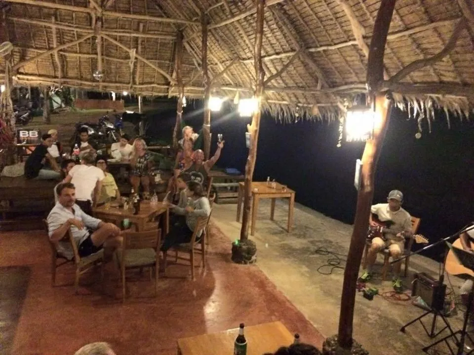 Restaurant/places to eat in Pano Resort