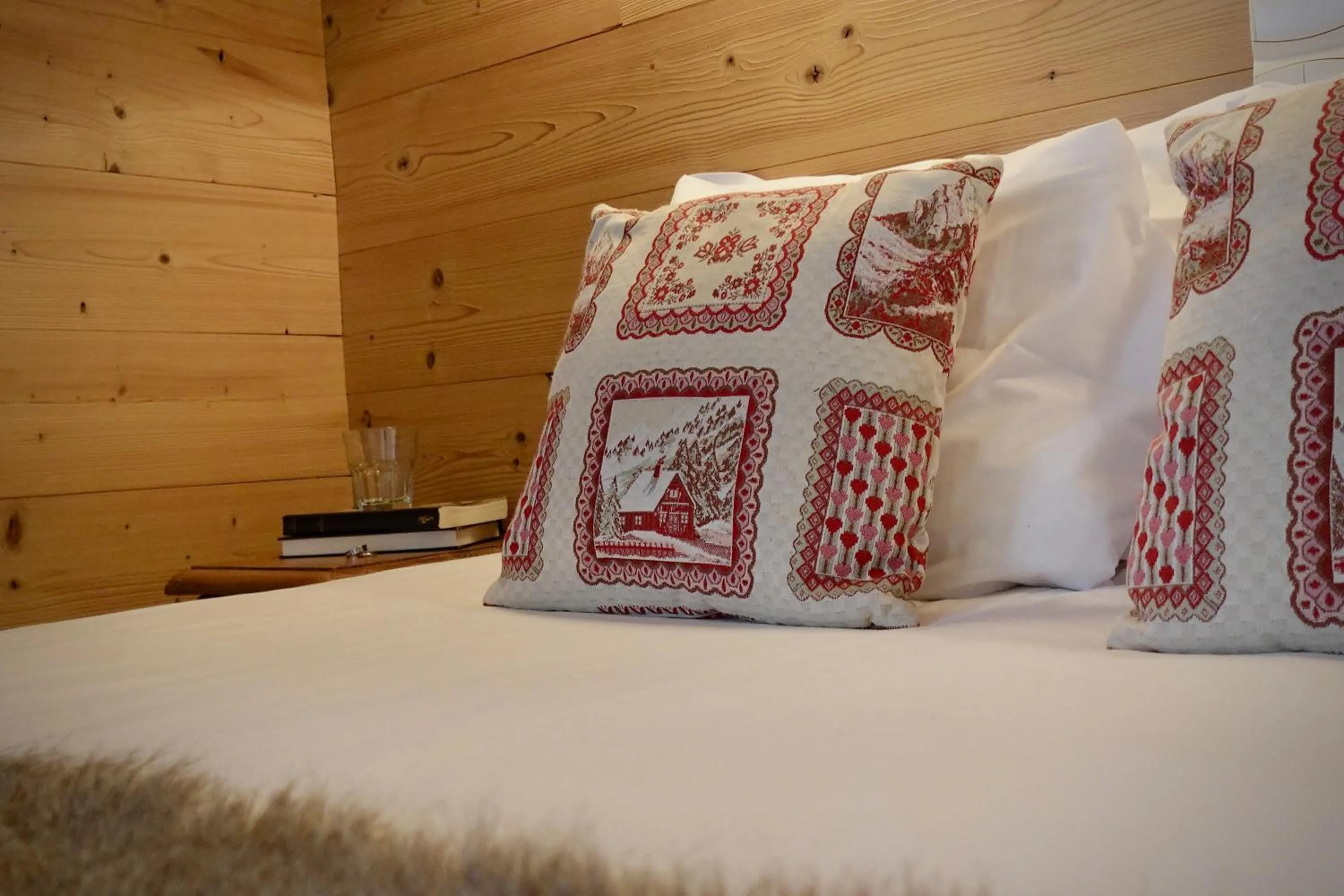 Bed in Hotel La Crémaillère