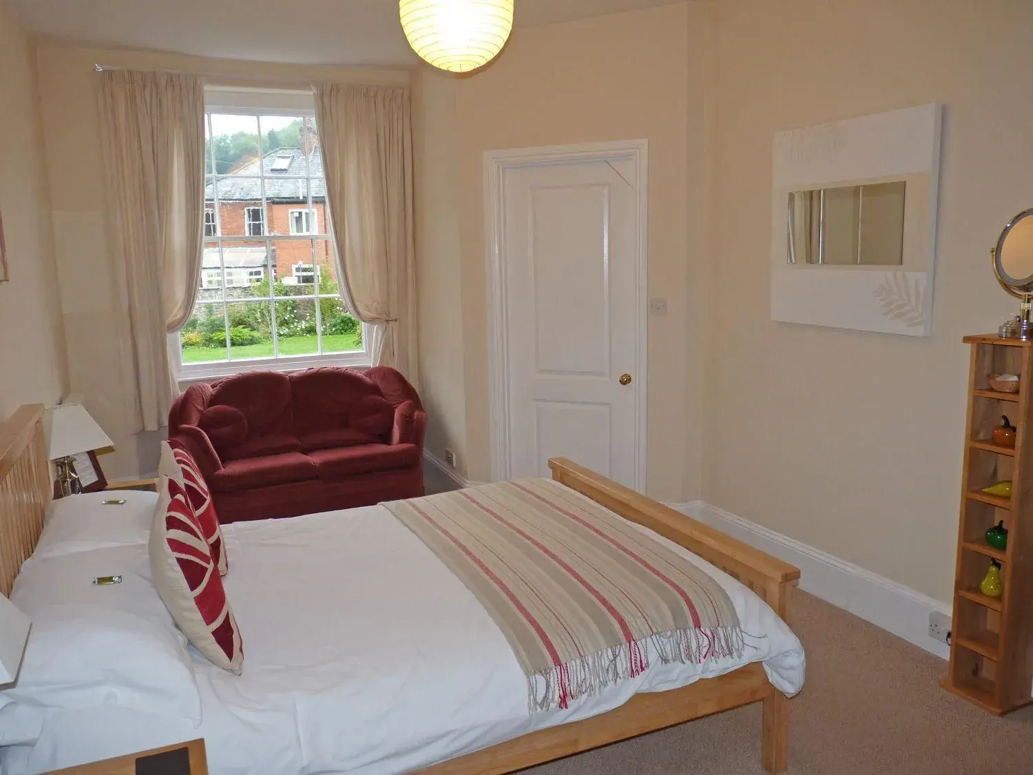 Double Room with Garden View - single occupancy in Town Mills Double Room with Garden View - single occupancy in Town Mills