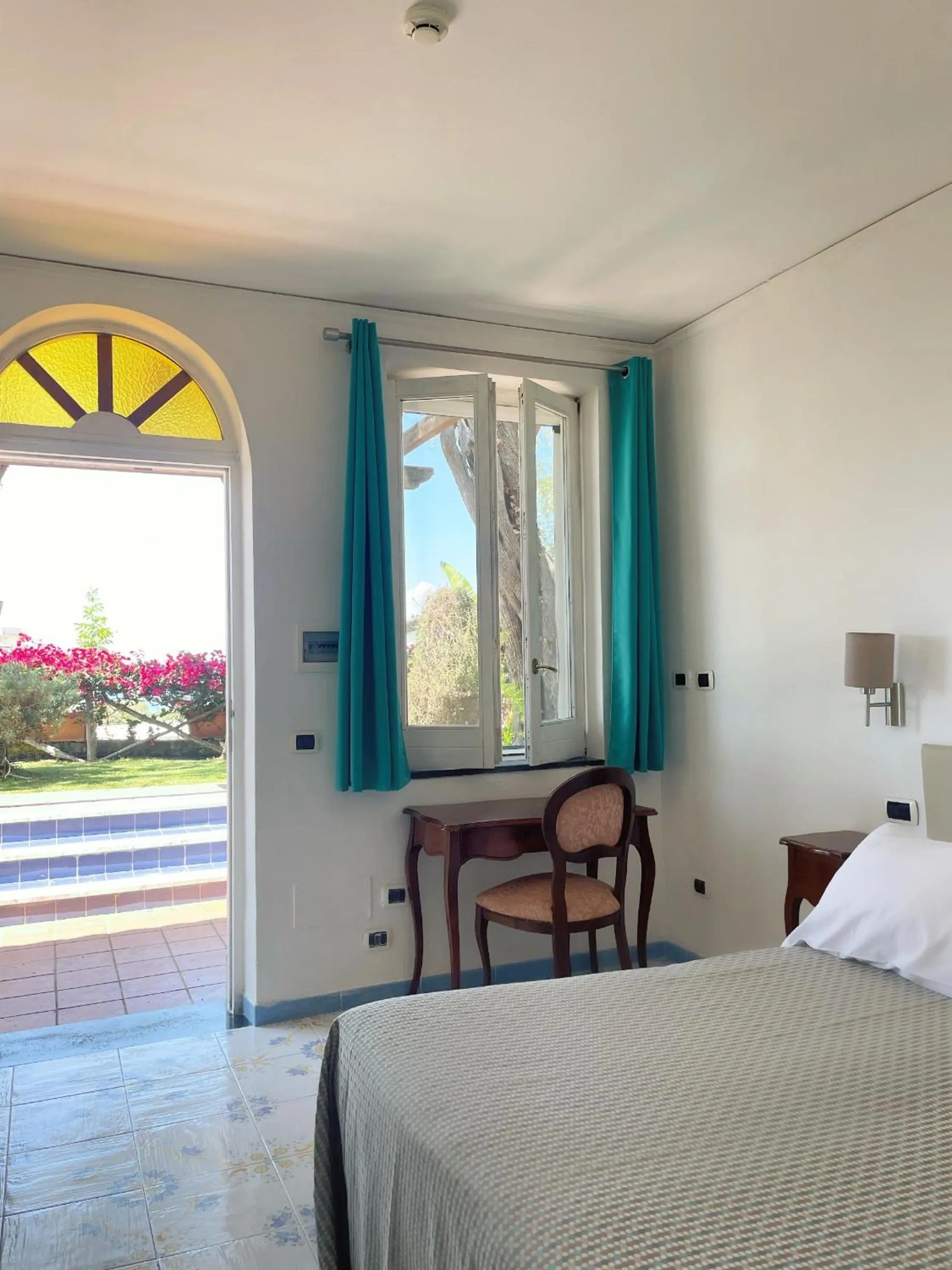 Photo of the whole room, Bed in Villa Giovanna