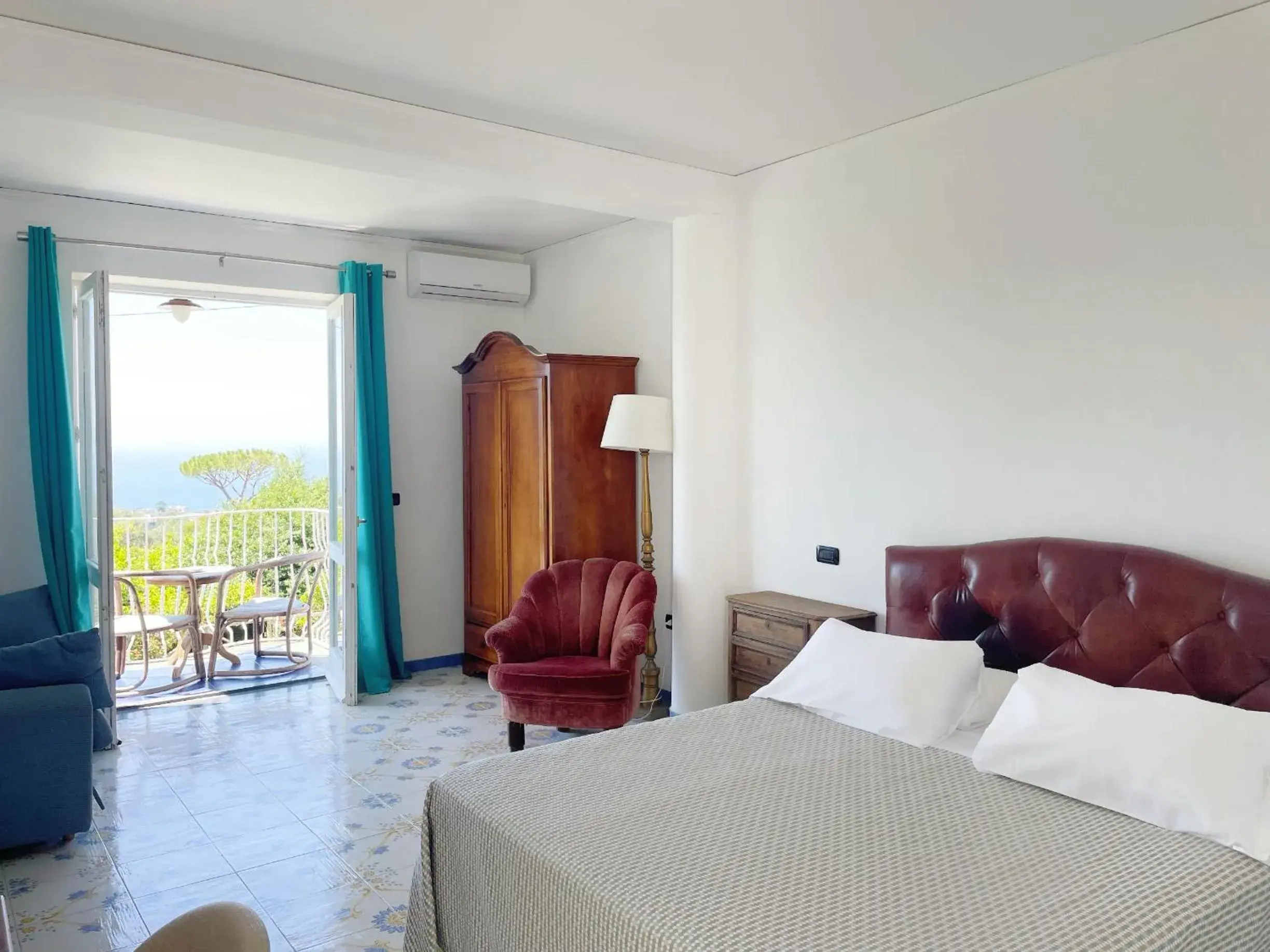 Triple Room in Villa Giovanna Triple Room in Villa Giovanna