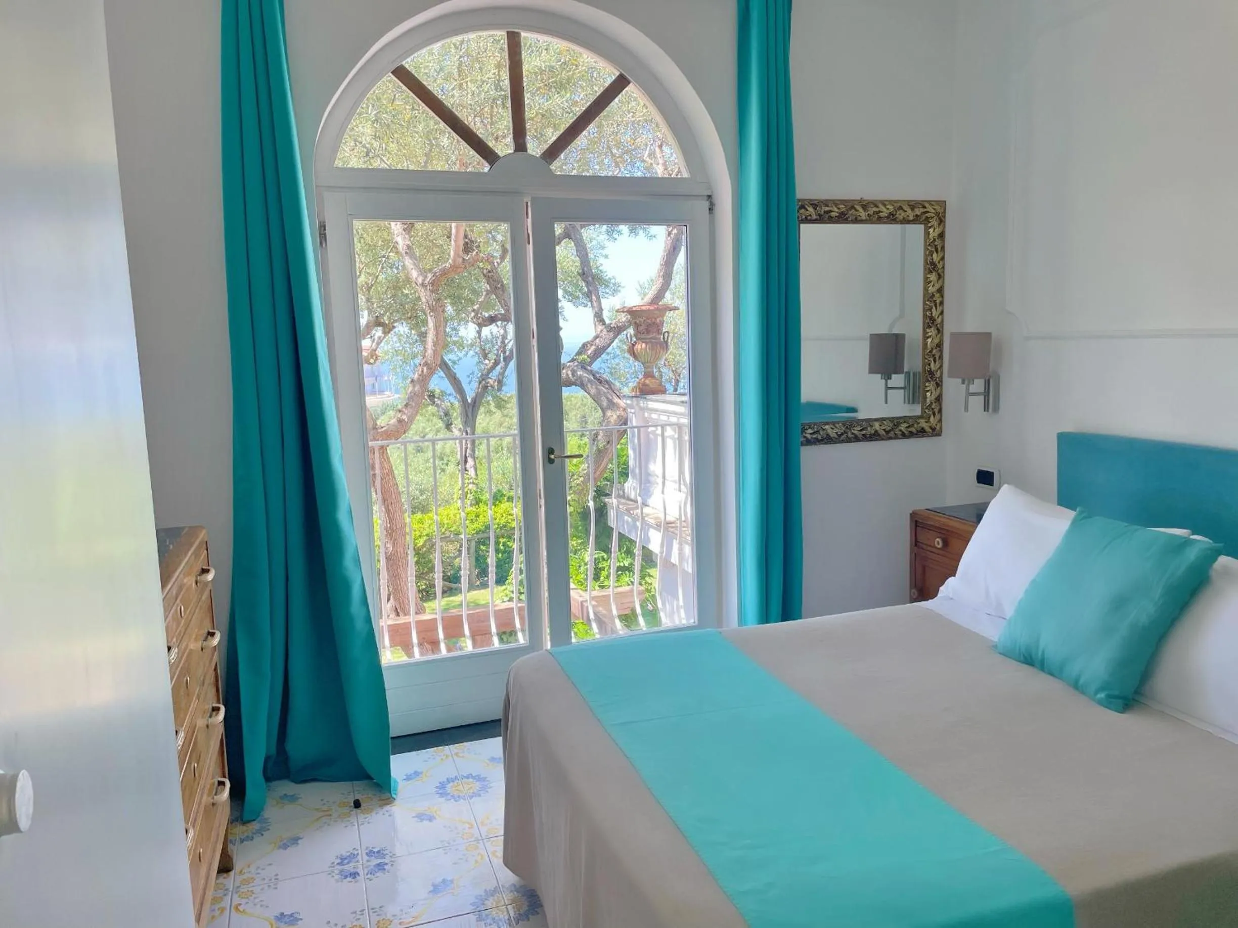 Photo of the whole room, Bed in Villa Giovanna