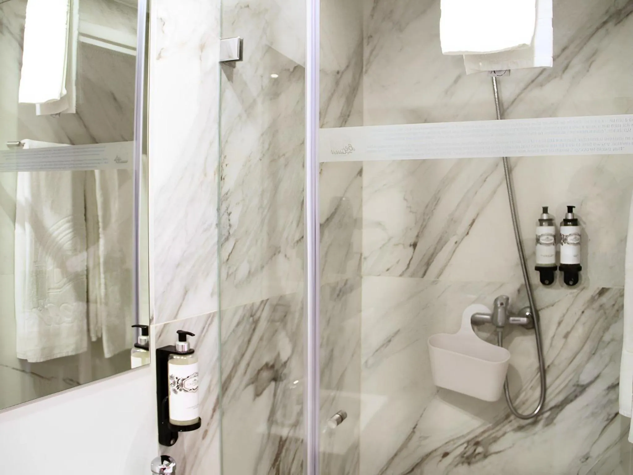 Bathroom in Bemyguest - Loft Guest House Jardim das Mães Charming