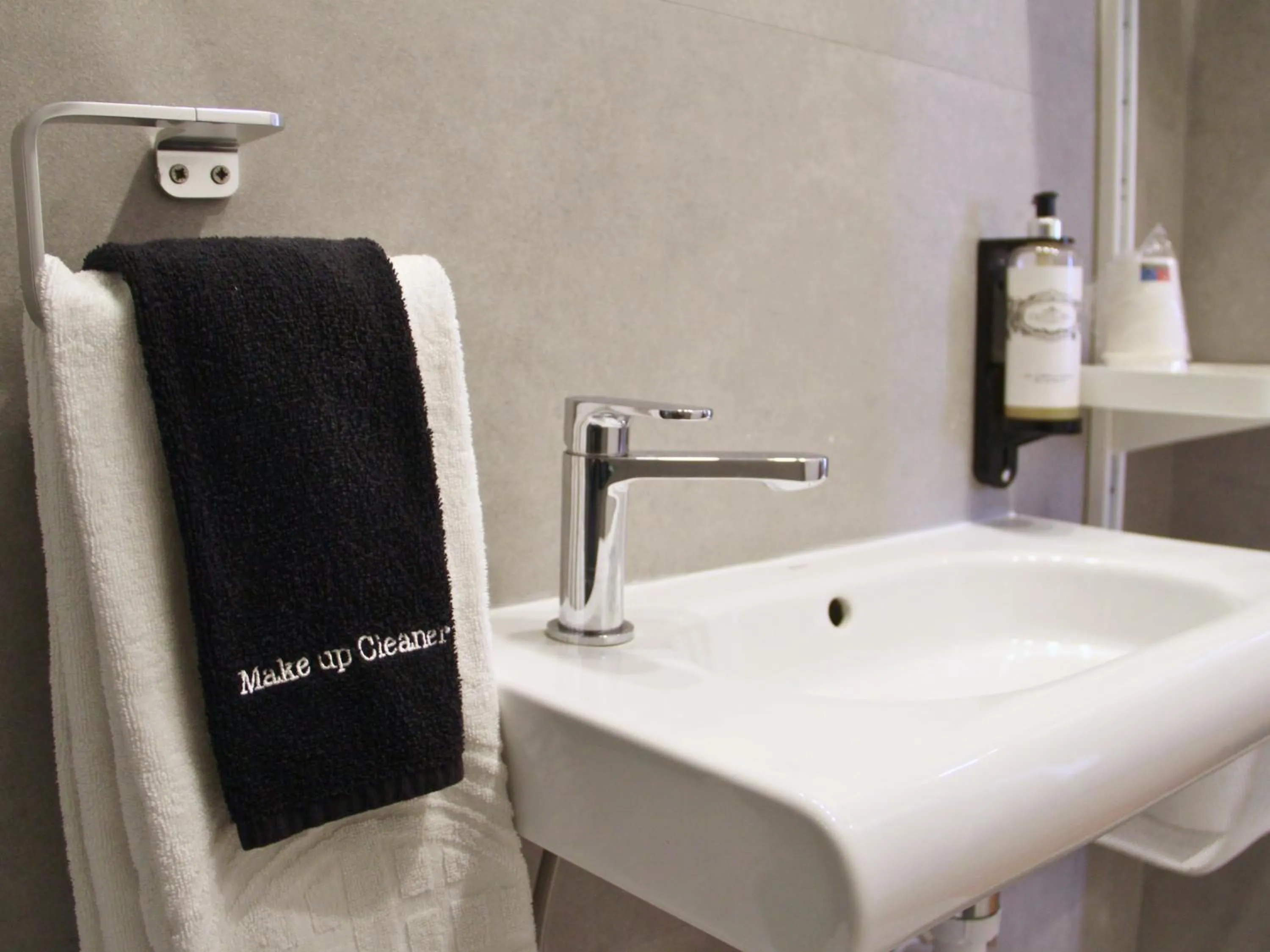 Bathroom in Bemyguest - Loft Guest House Jardim das Mães Charming