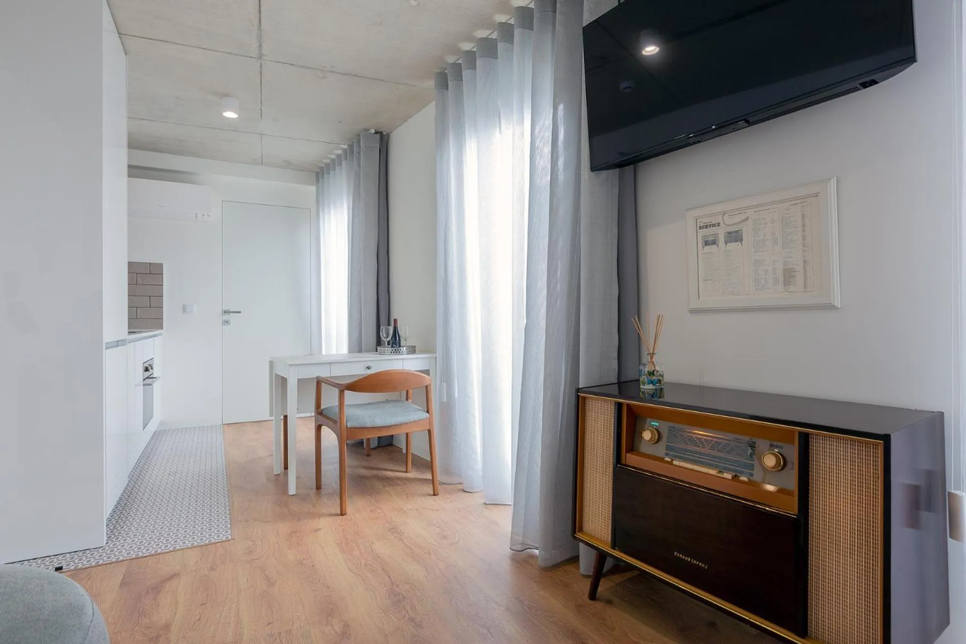 TV and multimedia in Bemyguest - Loft Guest House Jardim das Mães Charming