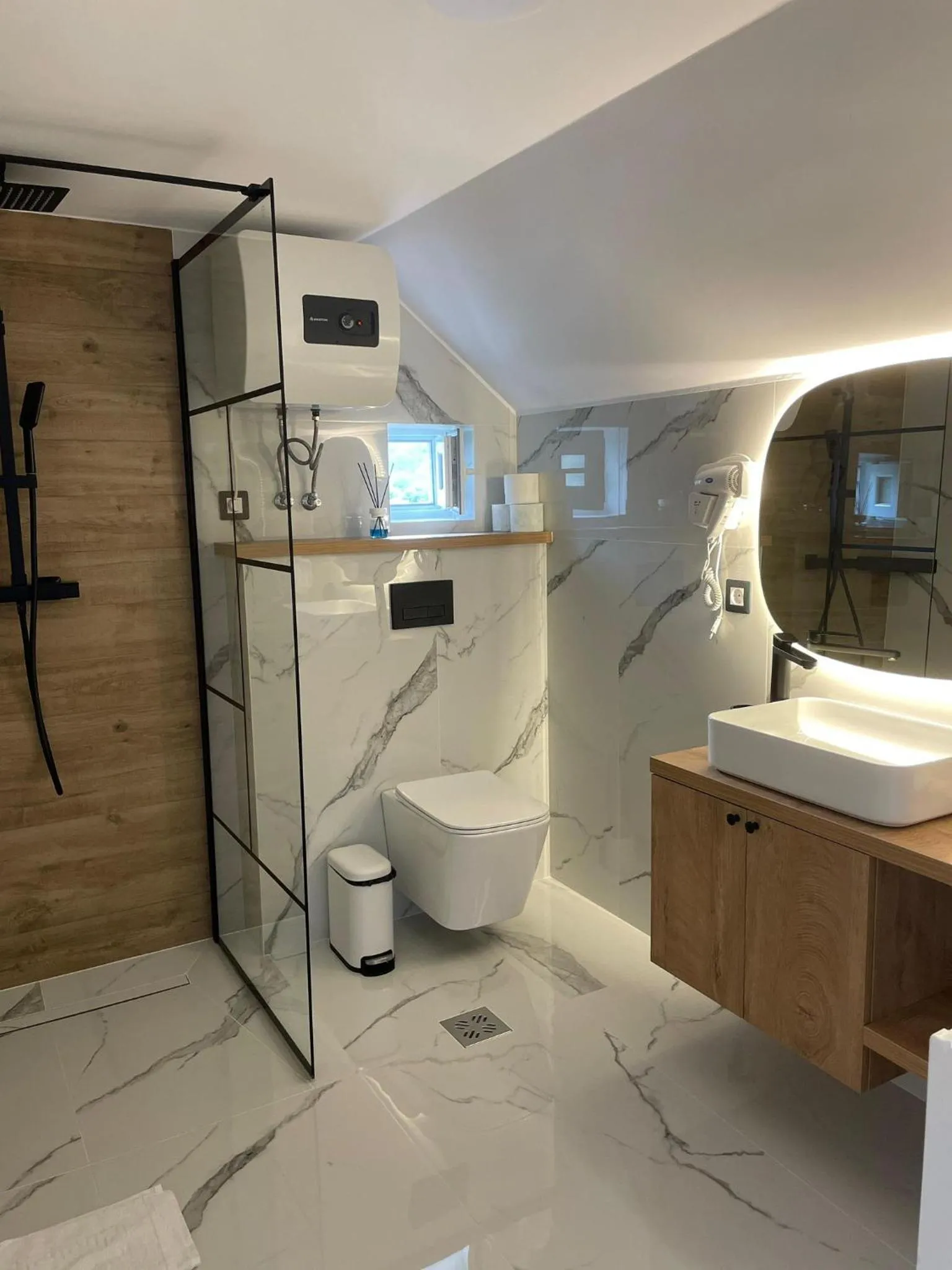 Shower in Dendy