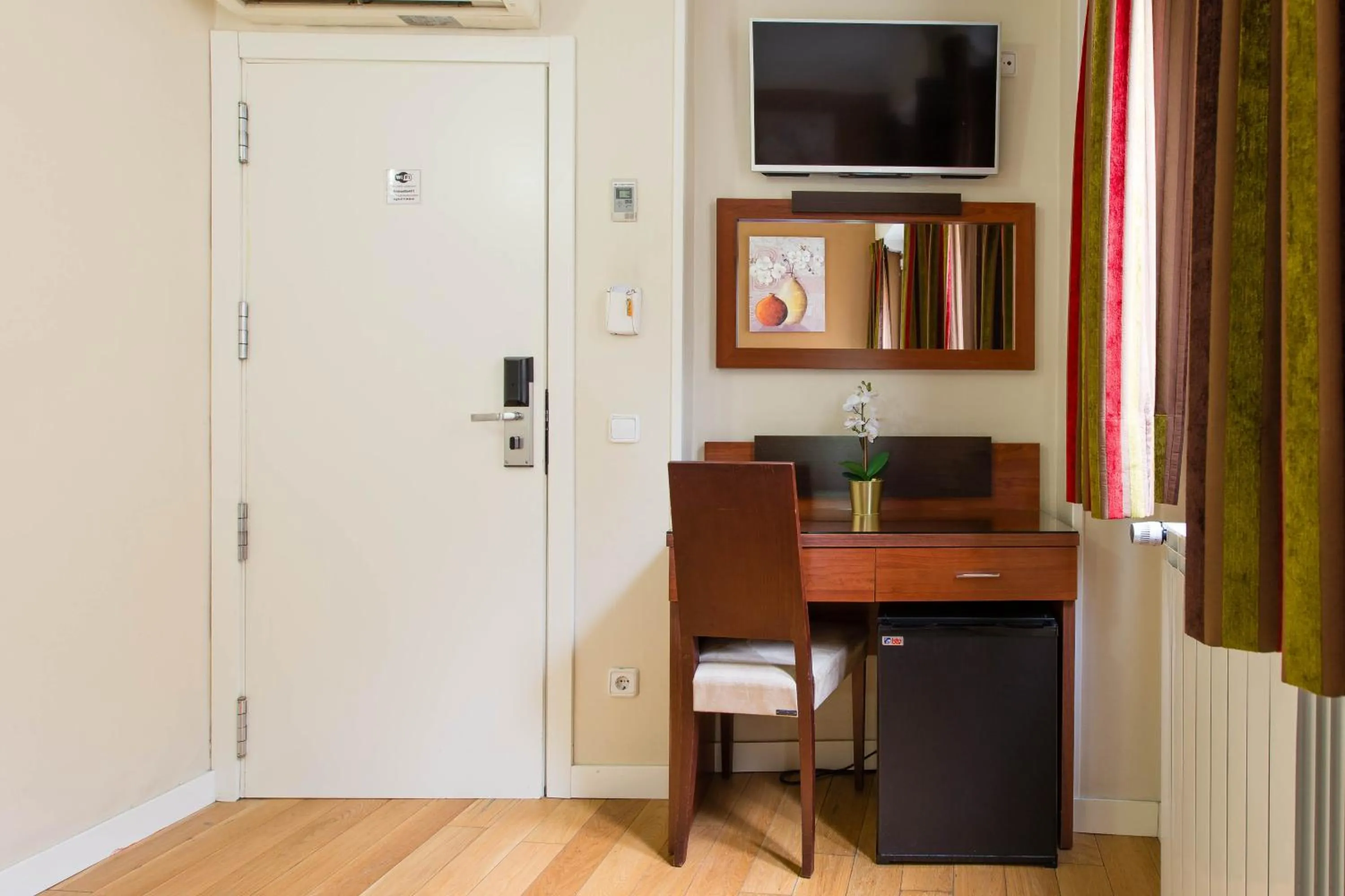 Bedroom in Hostal Sol Square Madrid