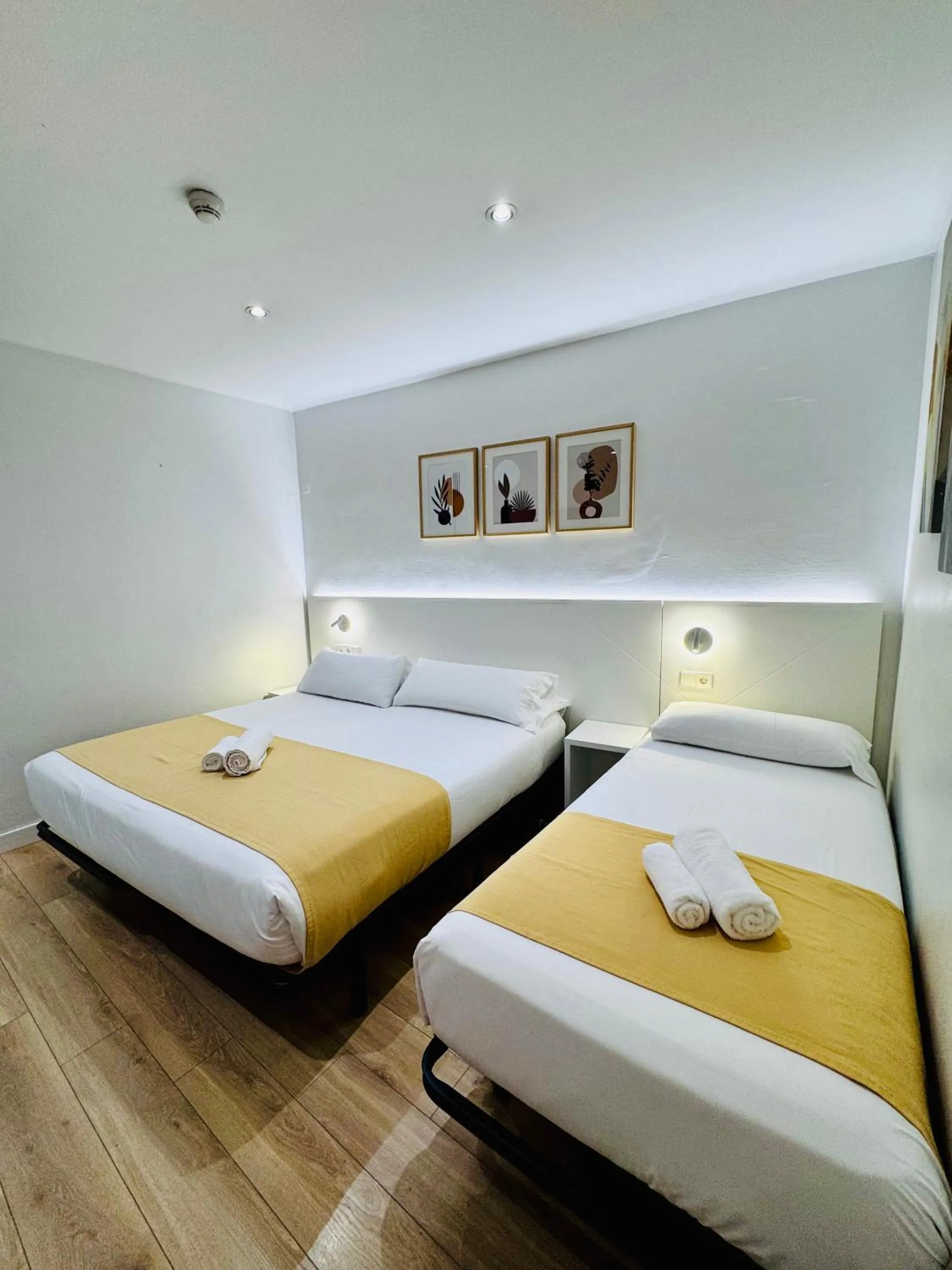 Bed in Hostal Sol Square Madrid