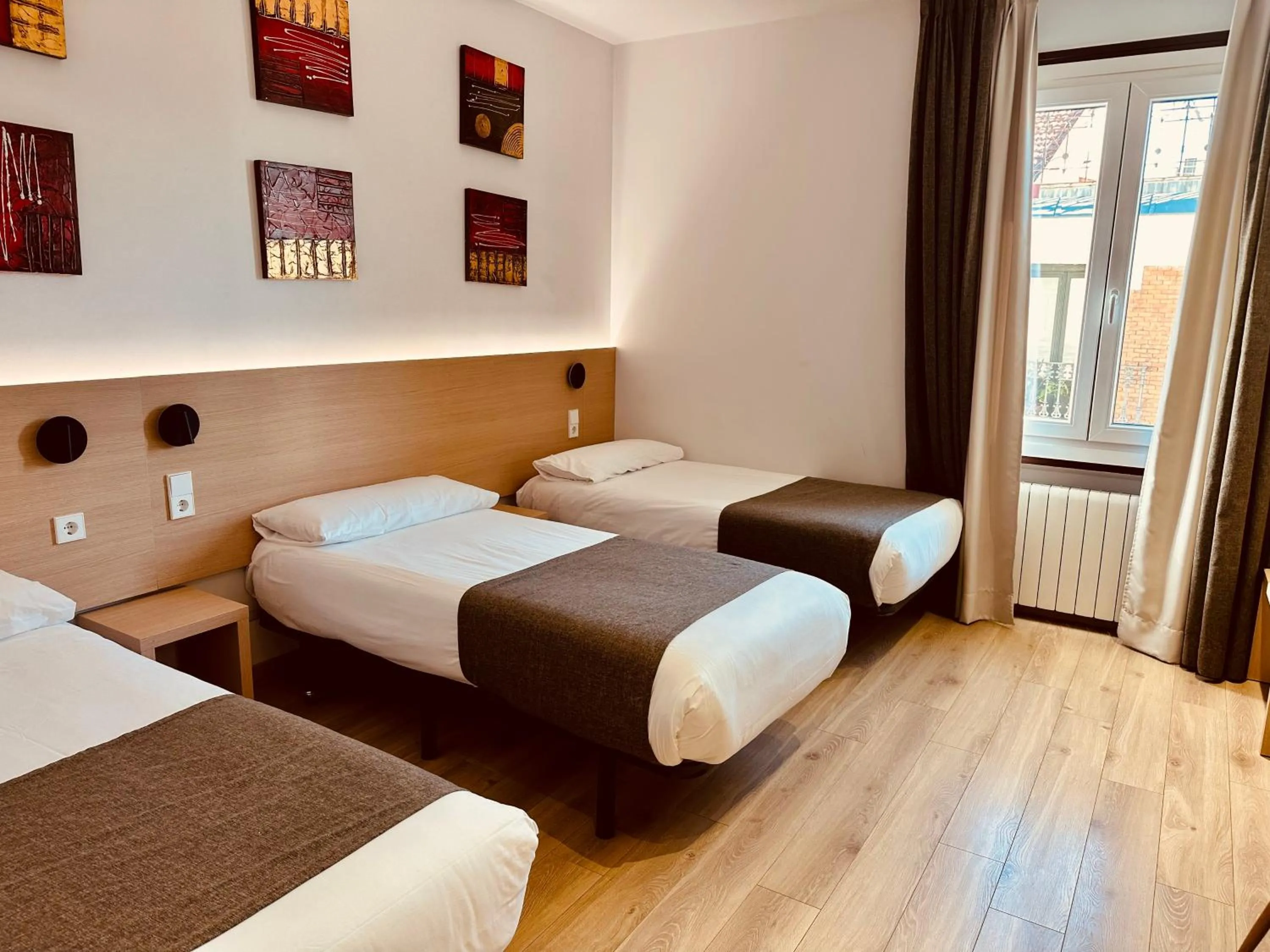 Bed in Hostal Sol Square Madrid